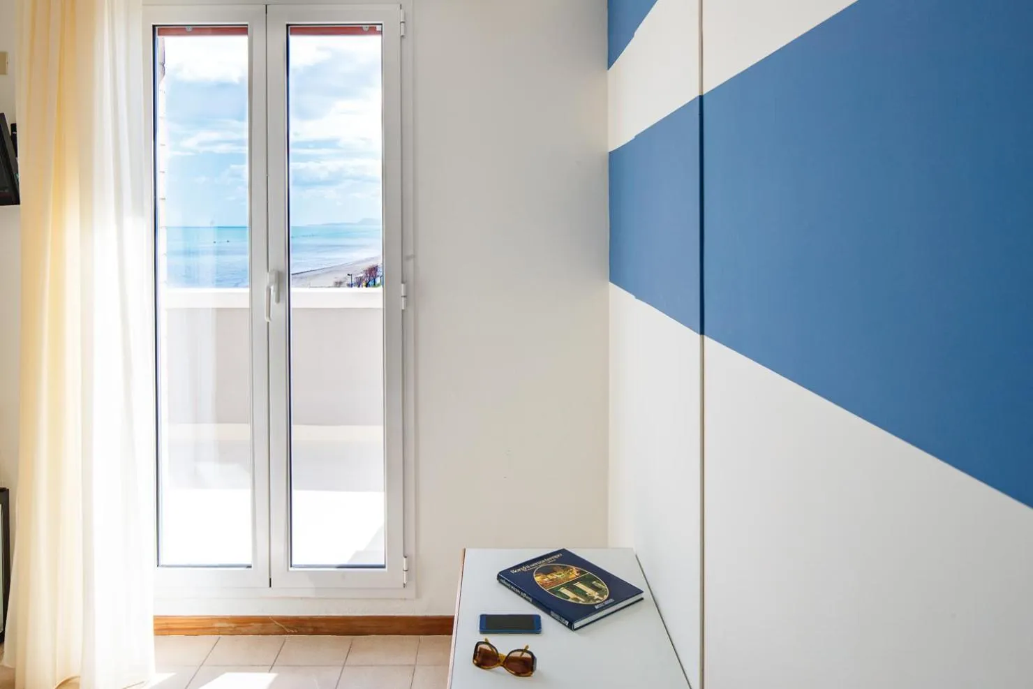 UNA HOTELS Imperial Beach Hotel