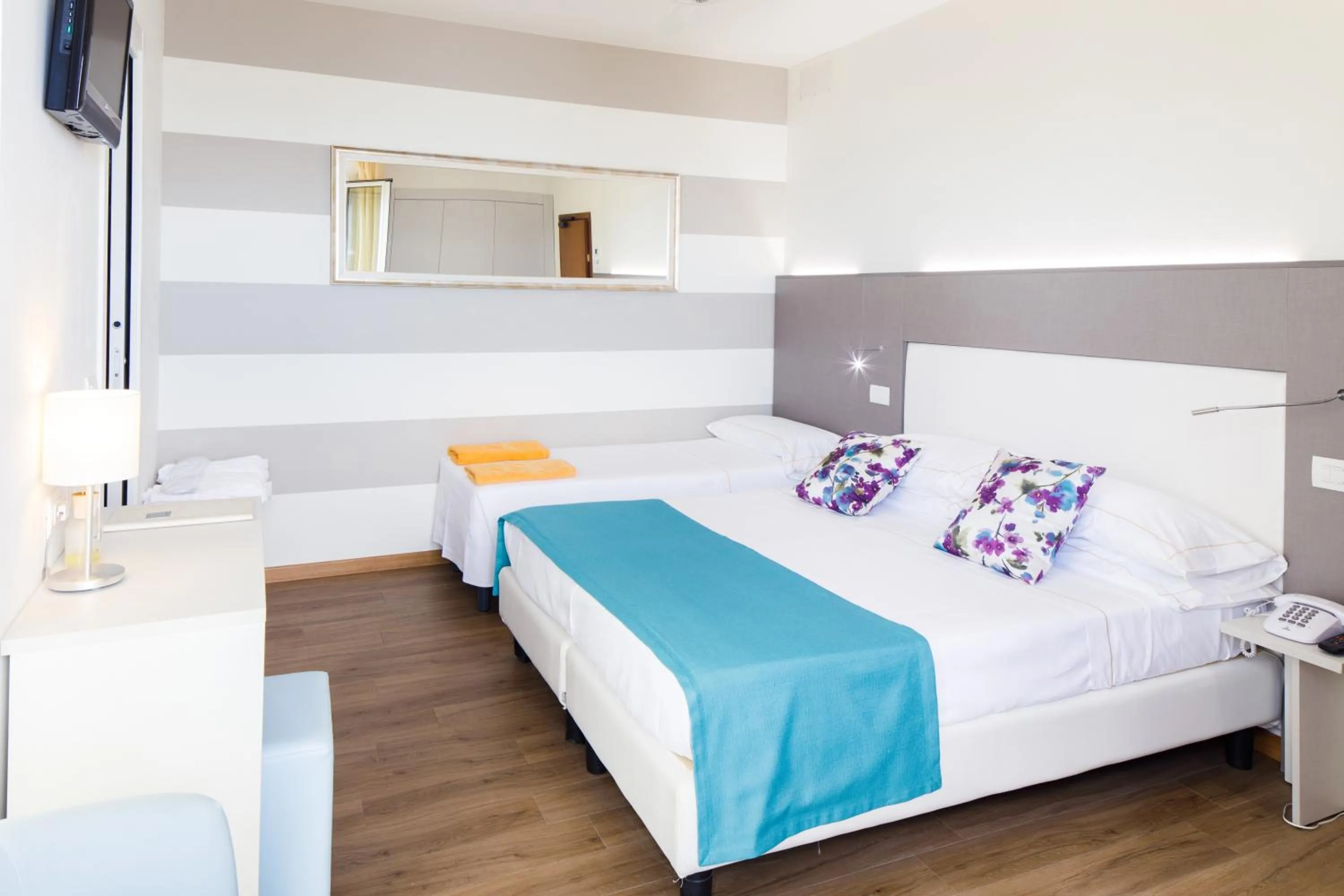 UNA HOTELS Imperial Beach Hotel