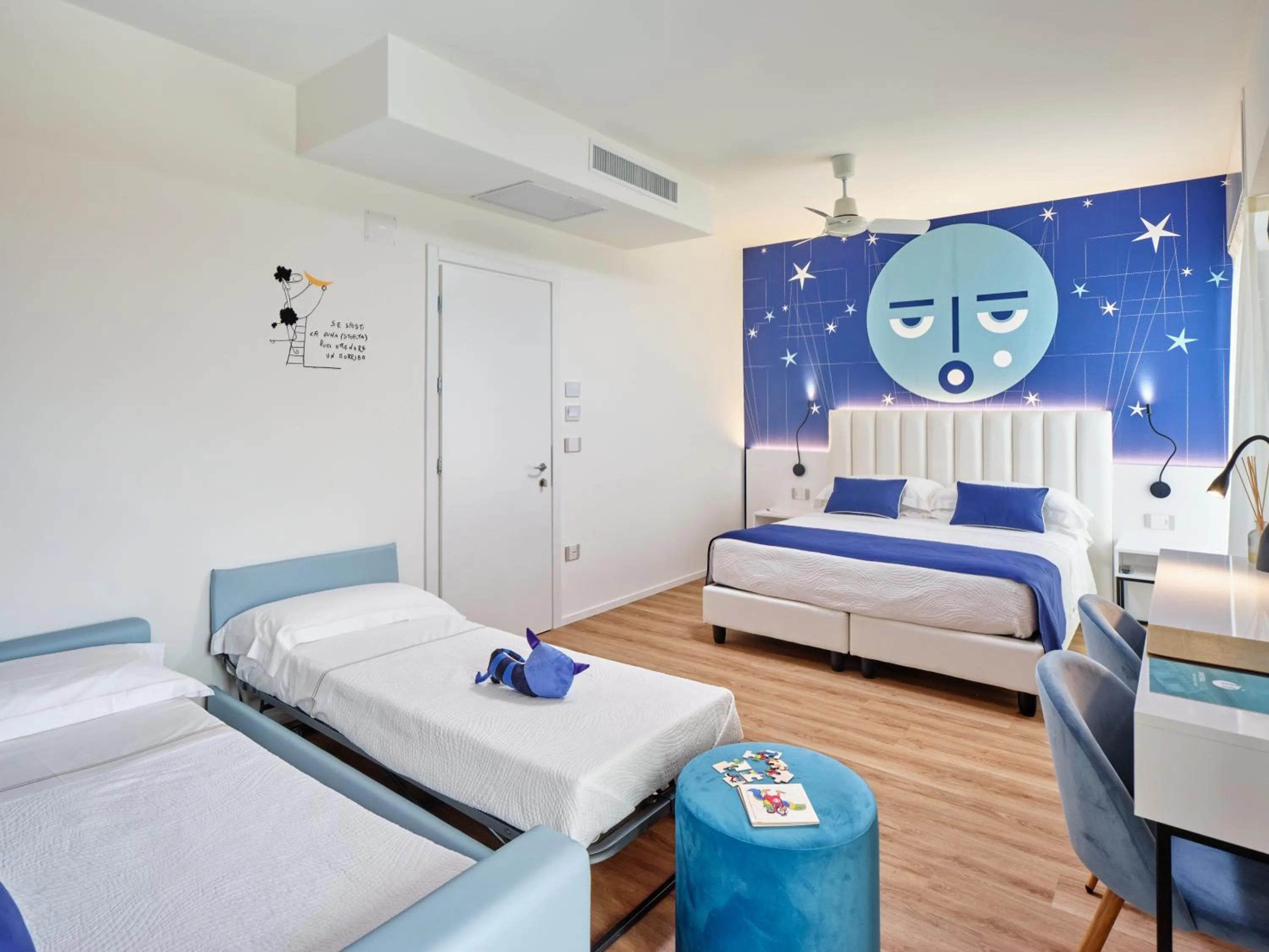 Bed in UNA HOTELS Imperial Beach Hotel