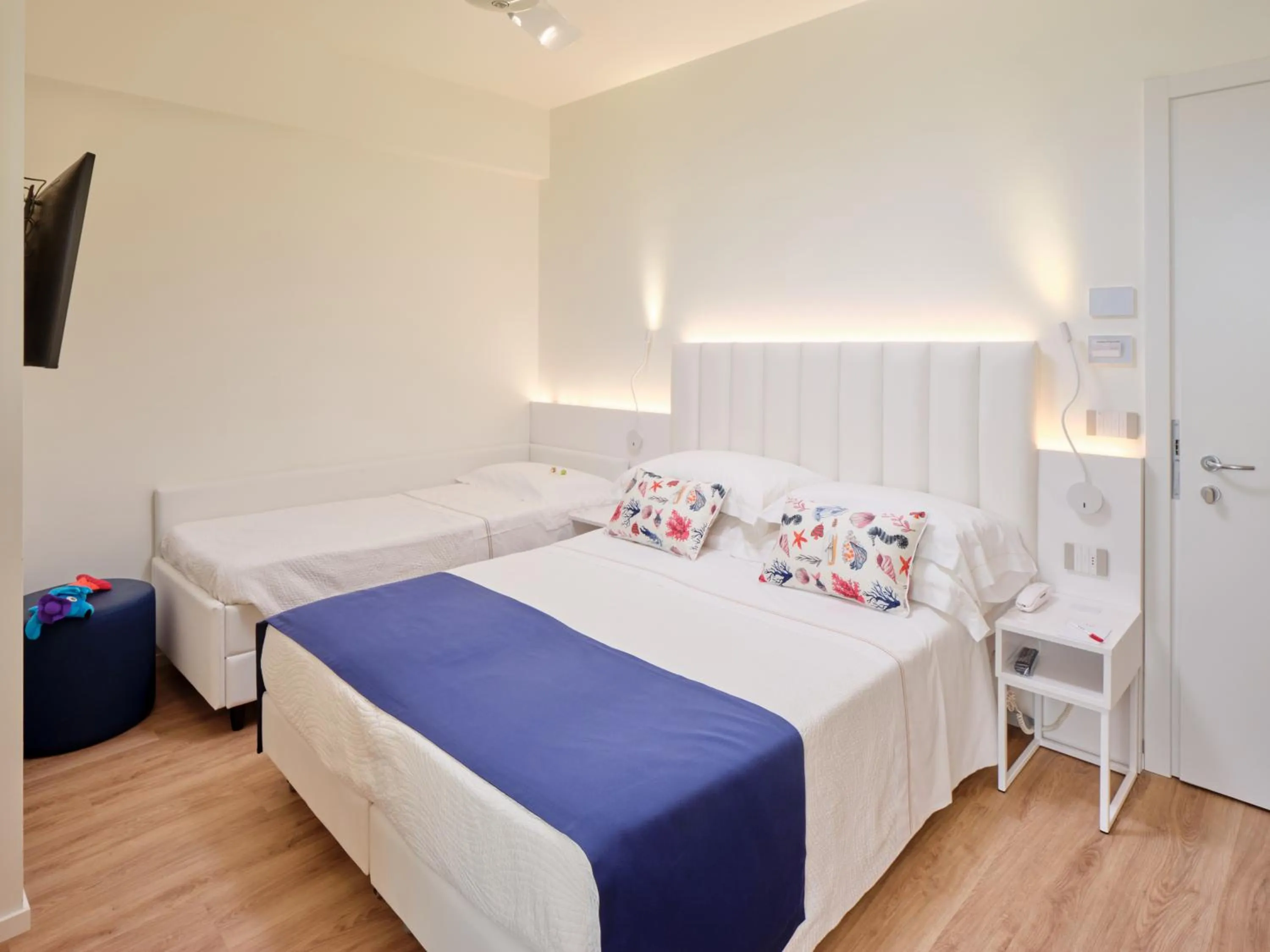 UNA HOTELS Imperial Beach Hotel