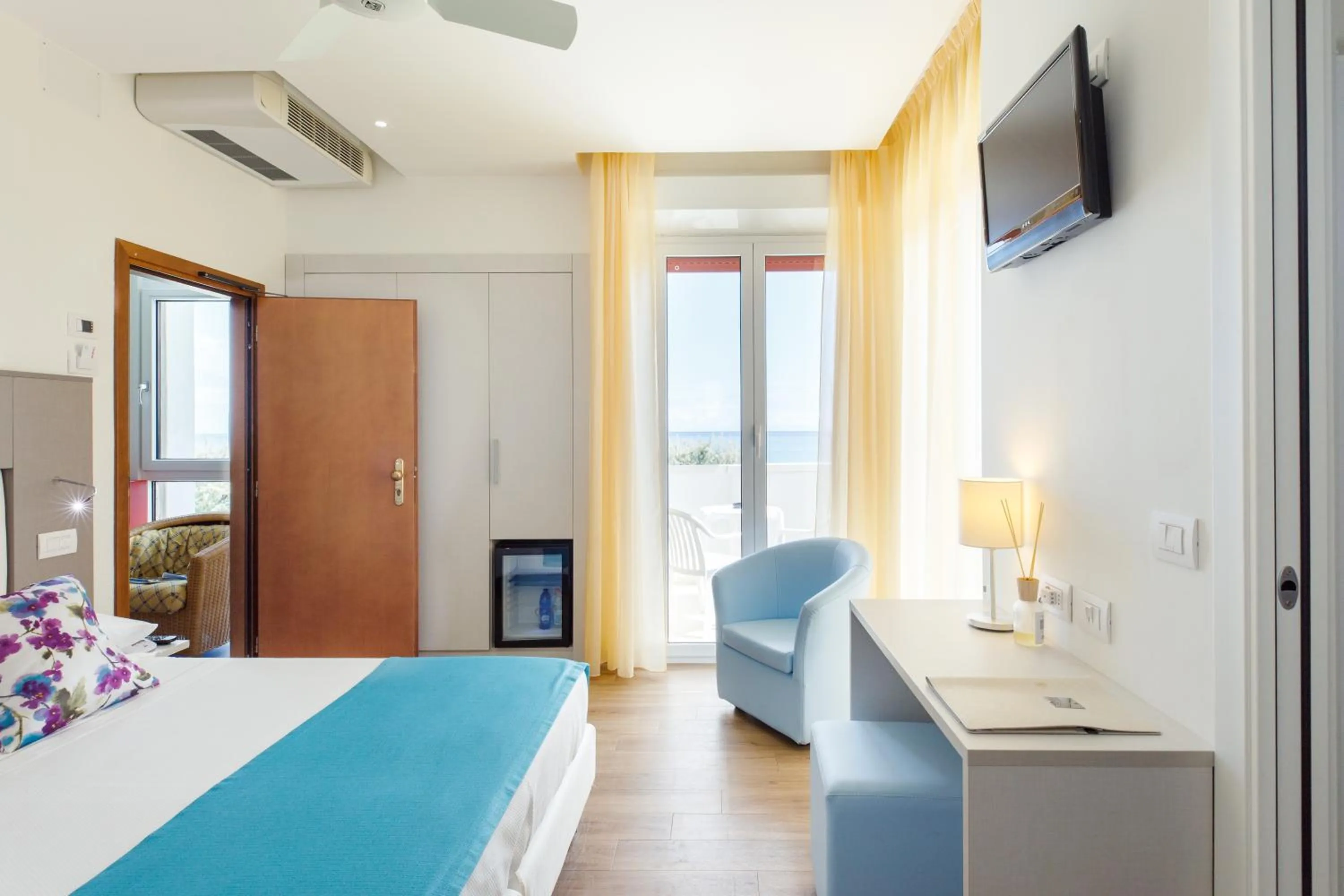 UNA HOTELS Imperial Beach Hotel