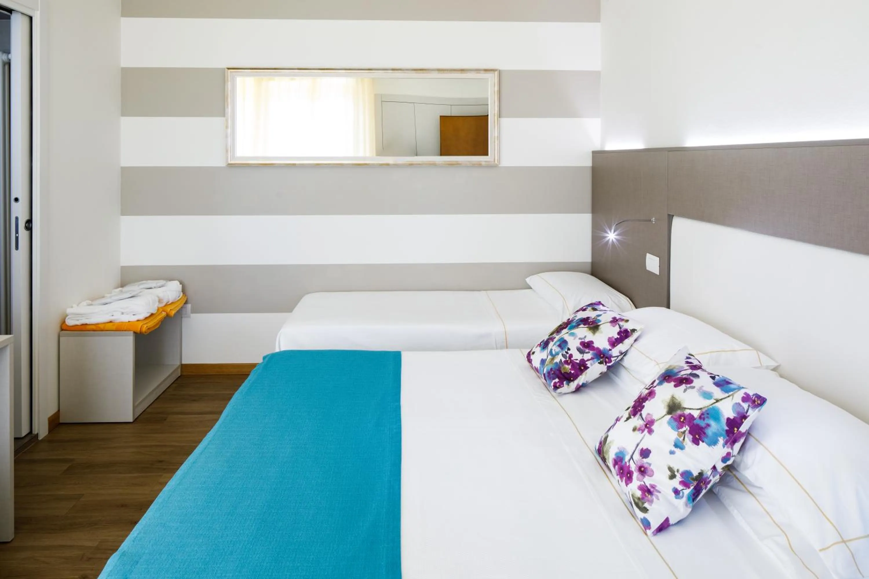 UNA HOTELS Imperial Beach Hotel