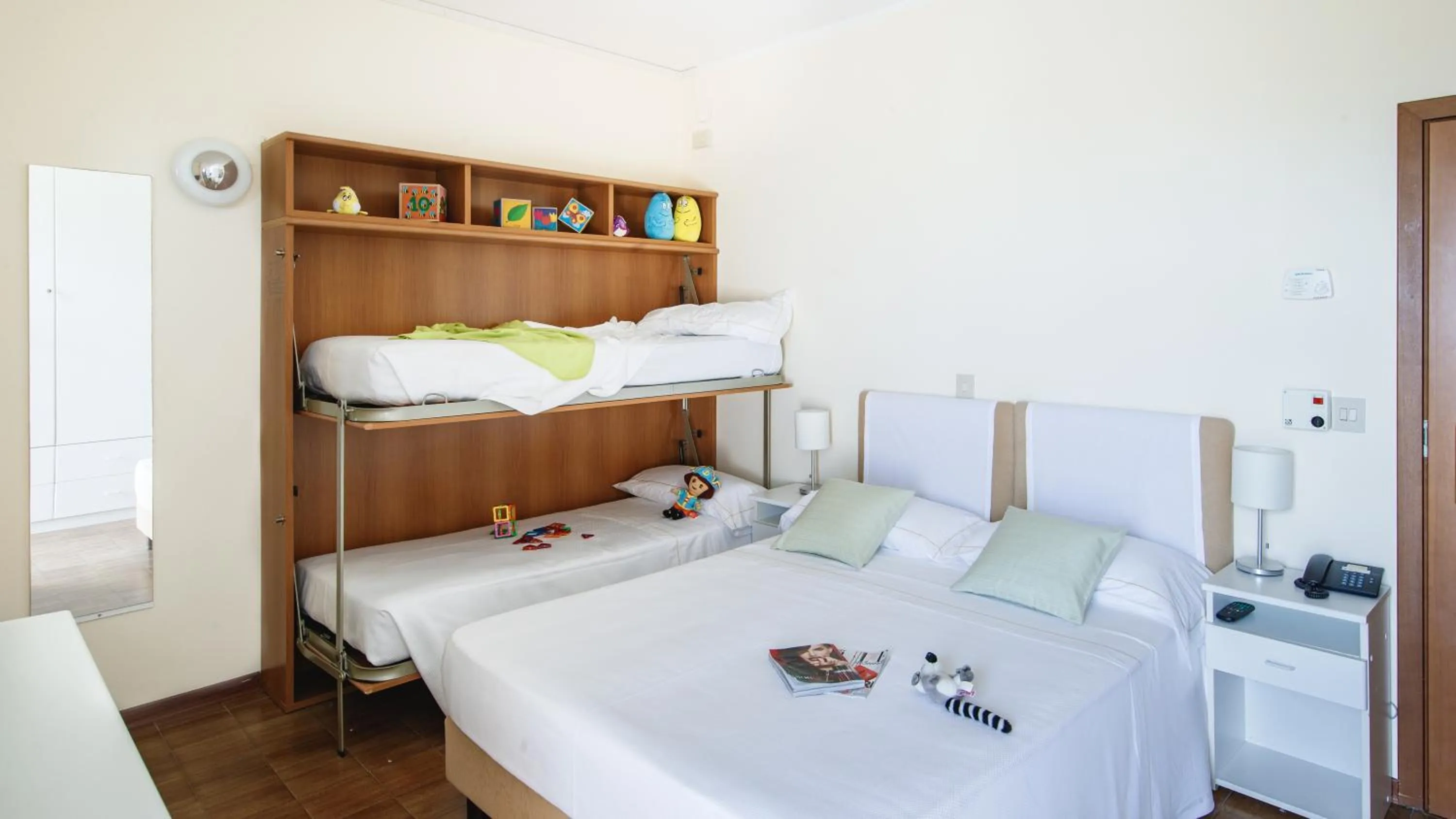 UNA HOTELS Imperial Beach Hotel