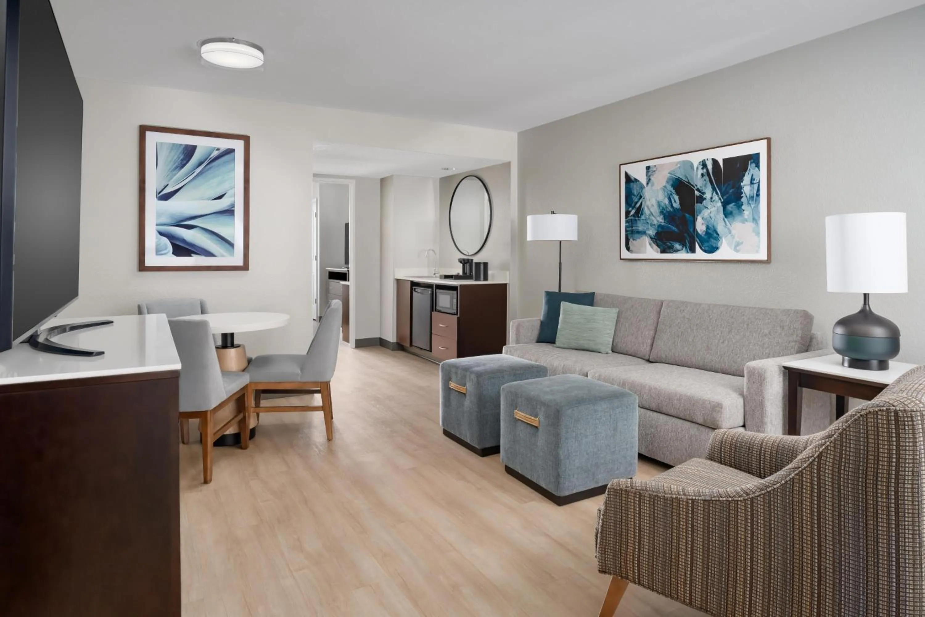 Living room in Embassy Suites by Hilton Orlando Lake Buena Vista Resort