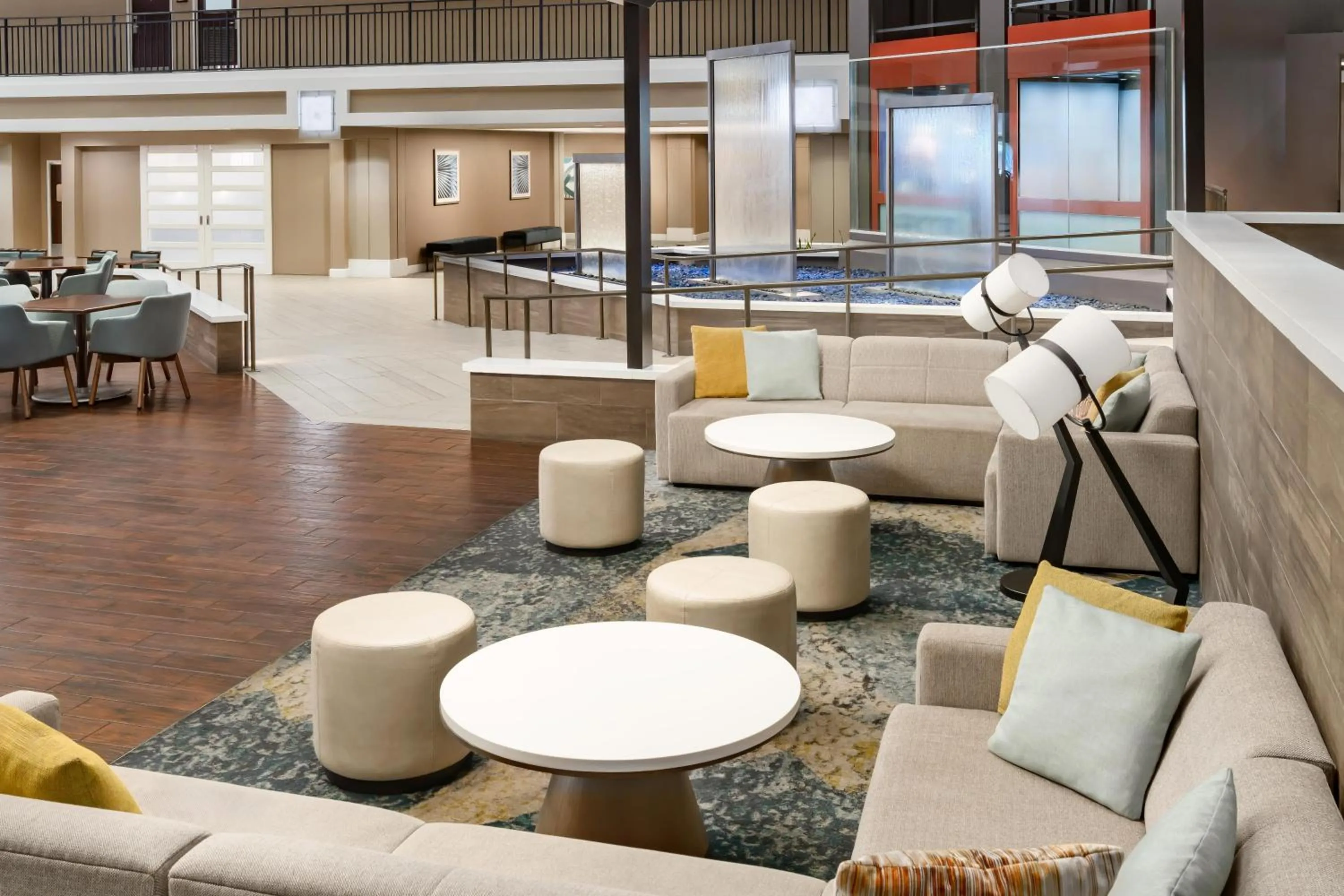 Lobby or reception in Embassy Suites by Hilton Orlando Lake Buena Vista Resort