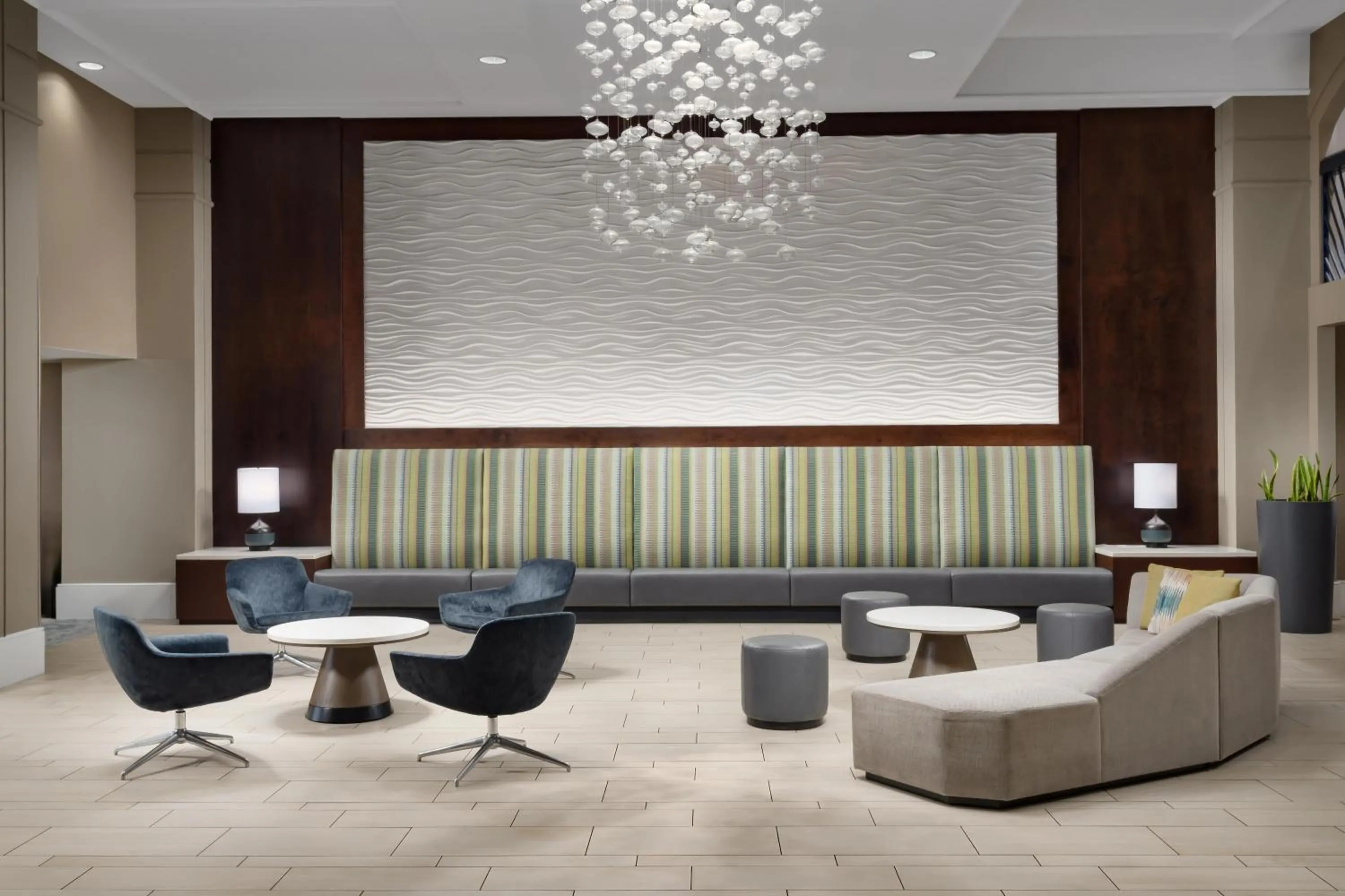 Lobby or reception in Embassy Suites by Hilton Orlando Lake Buena Vista Resort