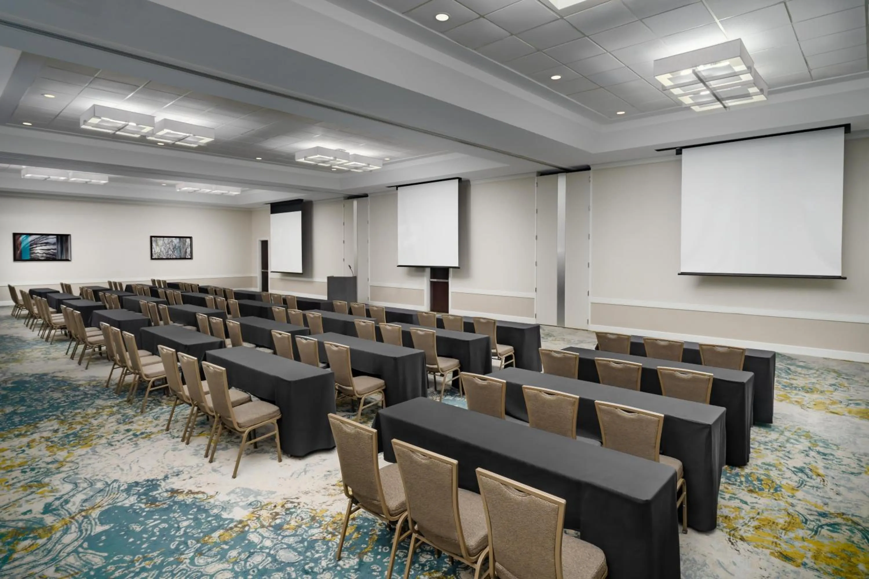 Meeting/conference room in Embassy Suites by Hilton Orlando Lake Buena Vista Resort