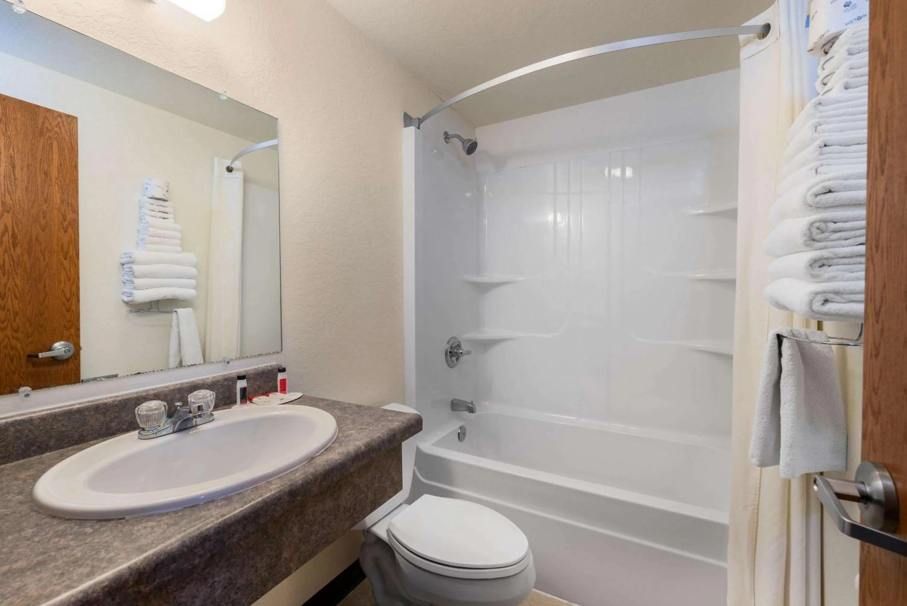 Bathroom in Super 8 by Wyndham Hill City/Mt Rushmore/ Area