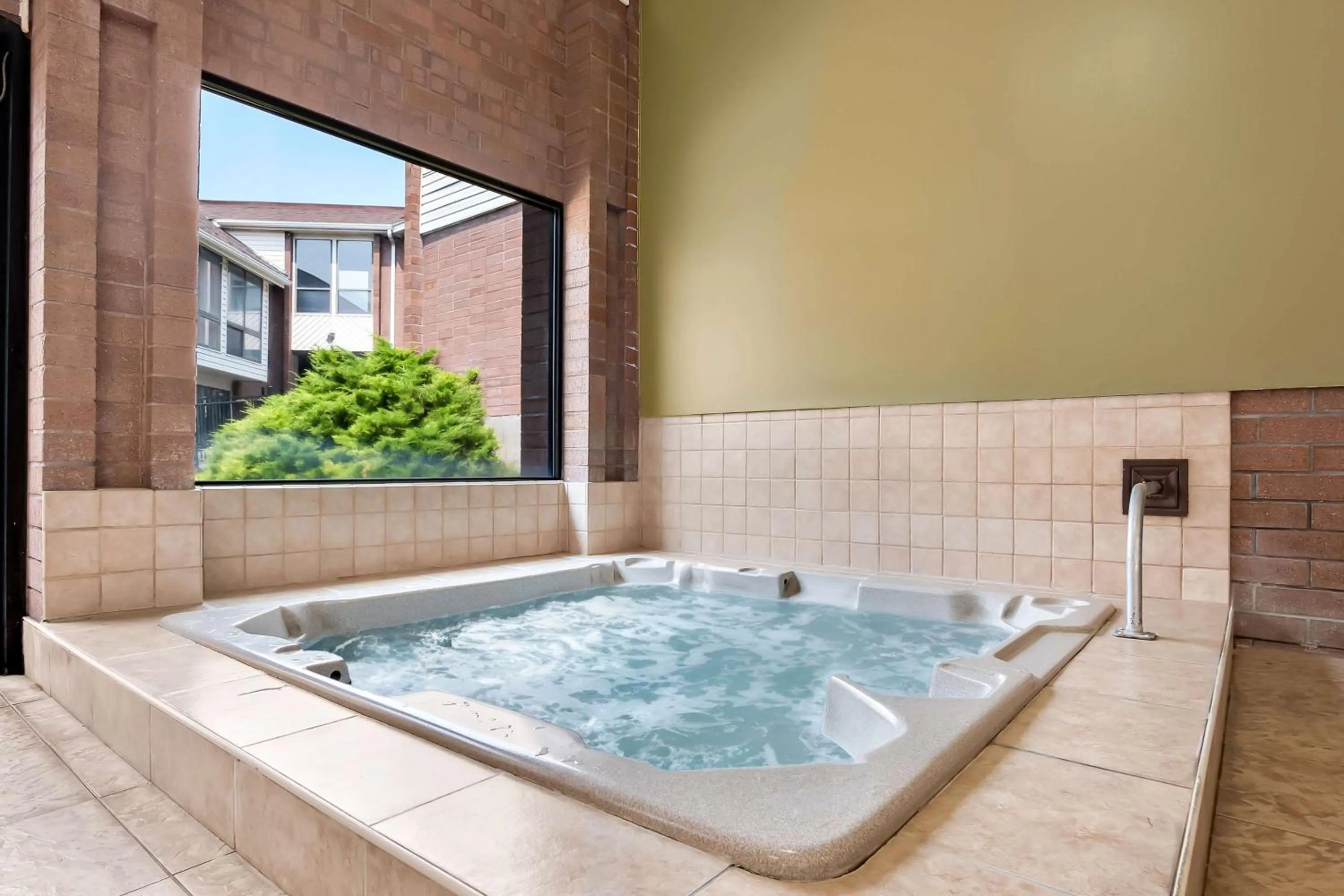 Hot Tub in Best Western Pocatello Inn