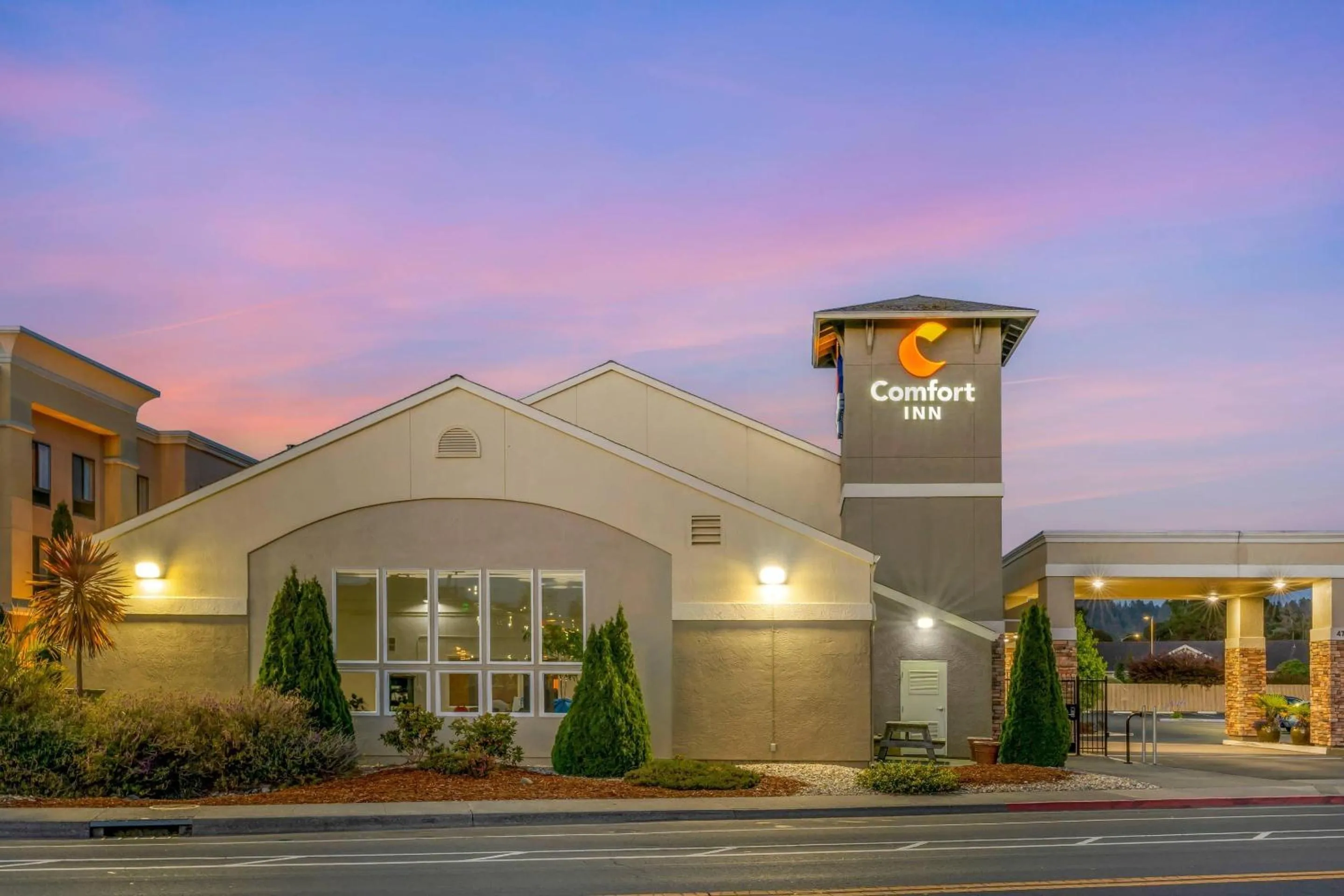 Property building in Comfort Inn Arcata