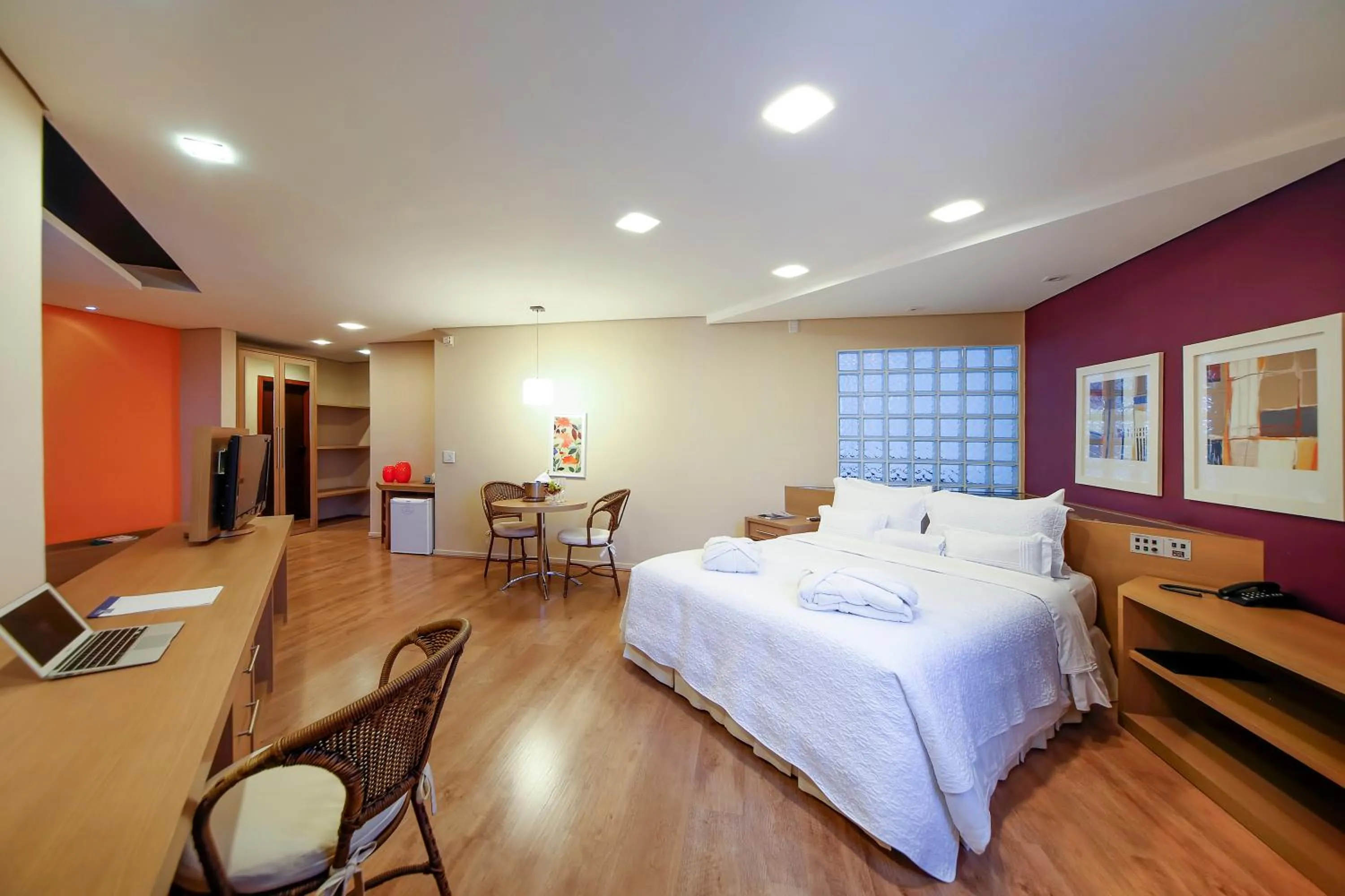 Bedroom, Bed in Grand Hotel Royal Sorocaba by Atlantica