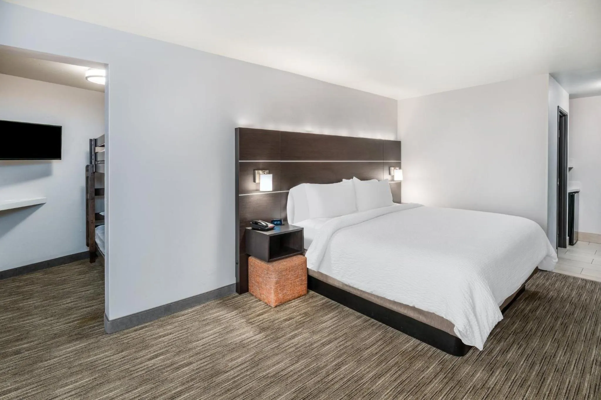 Photo of the whole room, Bed in Holiday Inn Express & Suites - Colorado Springs AFA Northgate by IHG