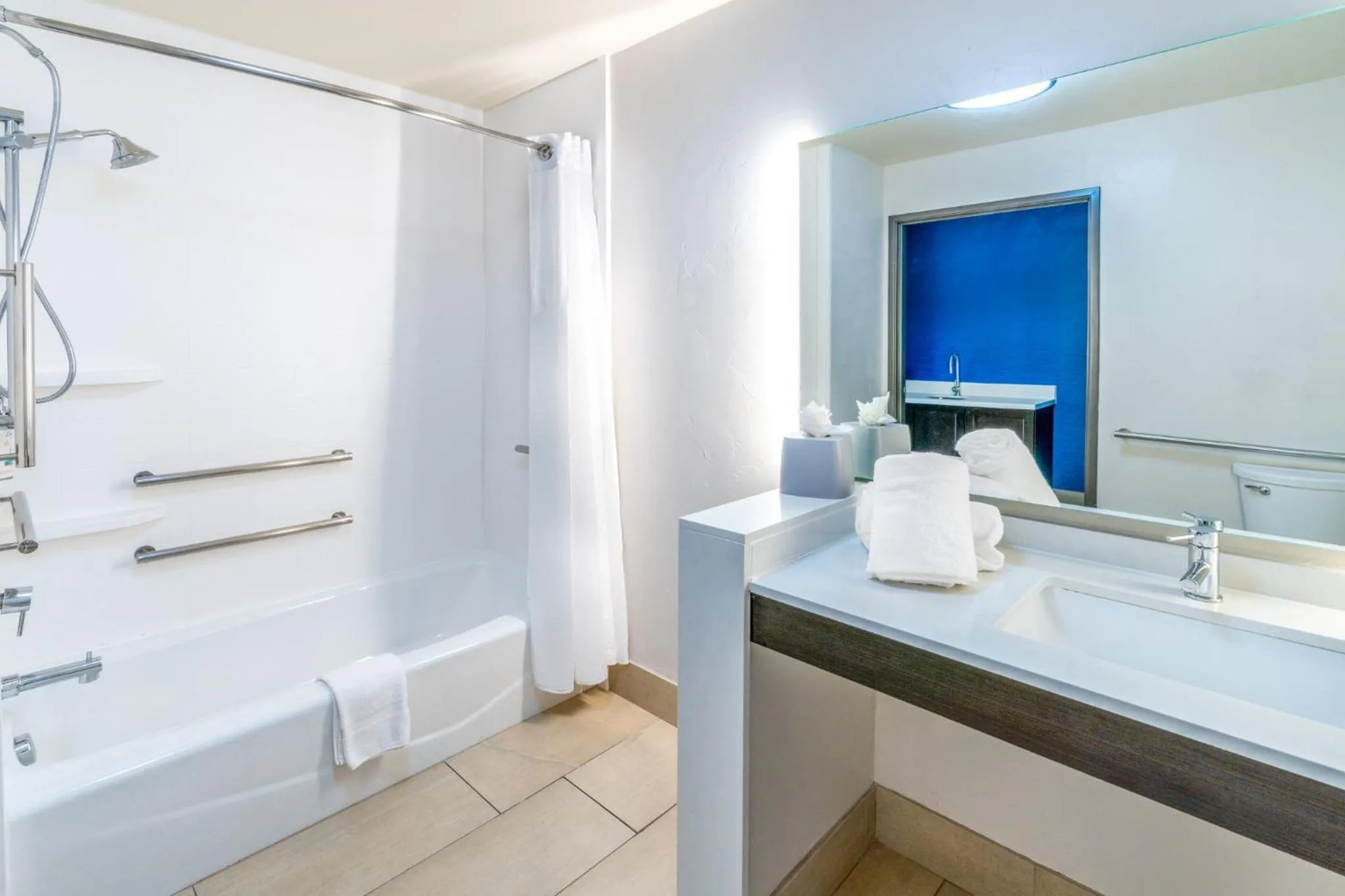 Bathroom in Holiday Inn Express & Suites - Colorado Springs AFA Northgate by IHG