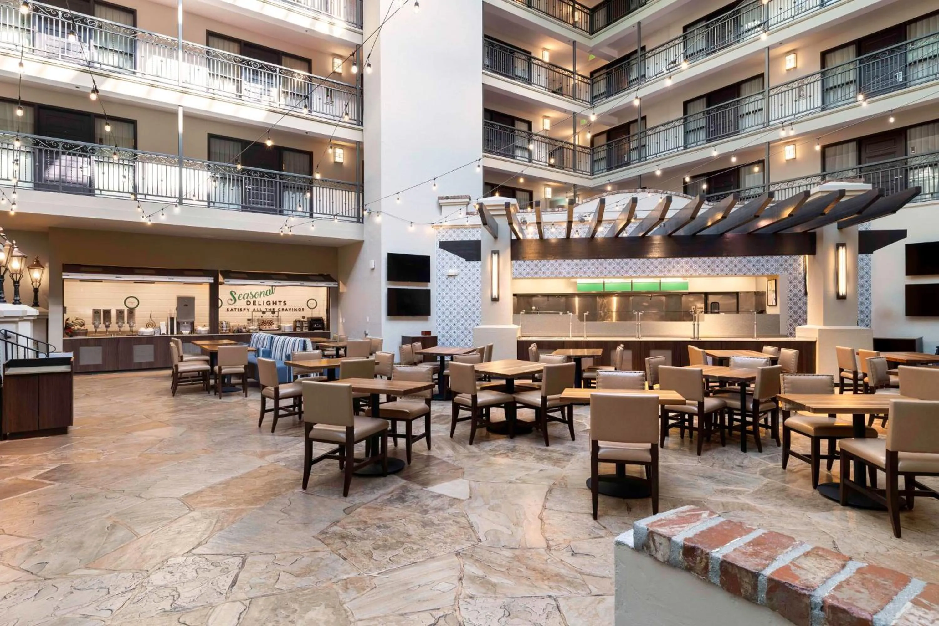 Breakfast in Embassy Suites by Hilton Los Angeles International Airport South