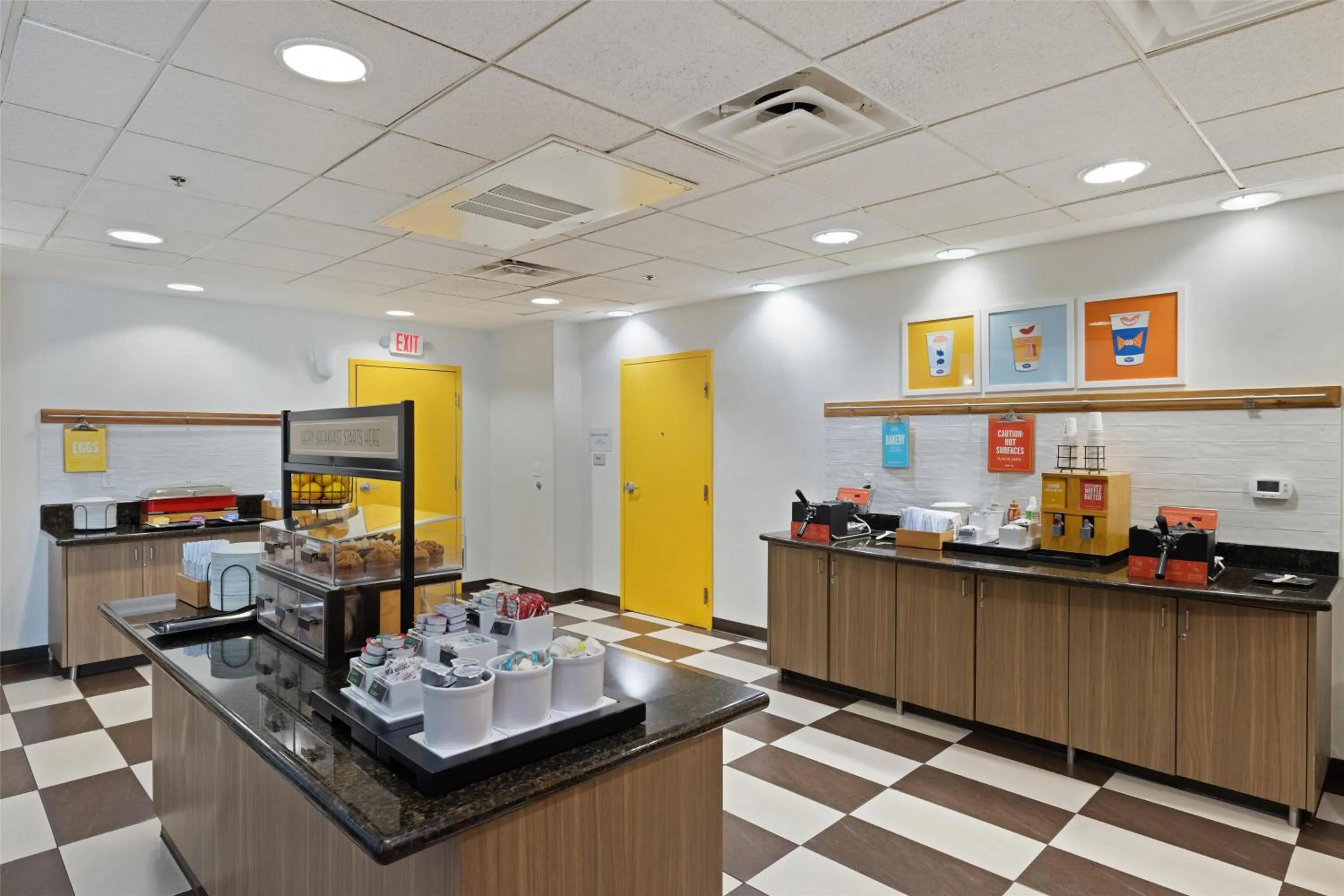 Breakfast in Hampton Inn & Suites Madera