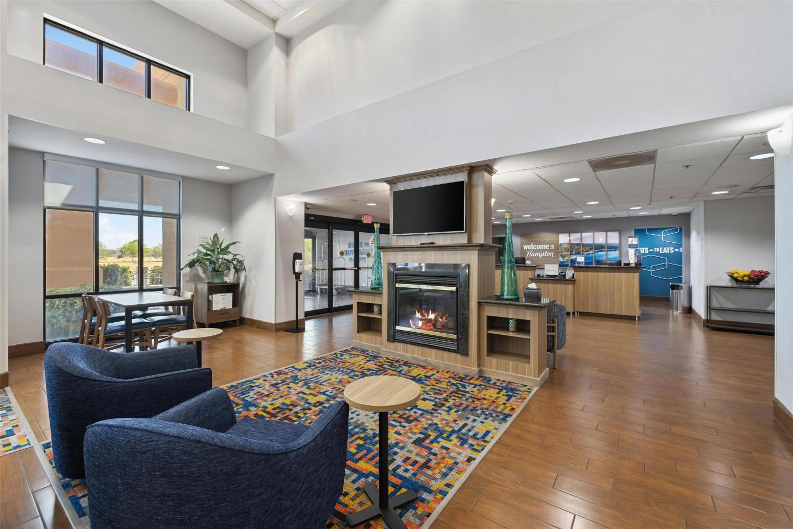 Lobby or reception in Hampton Inn & Suites Madera