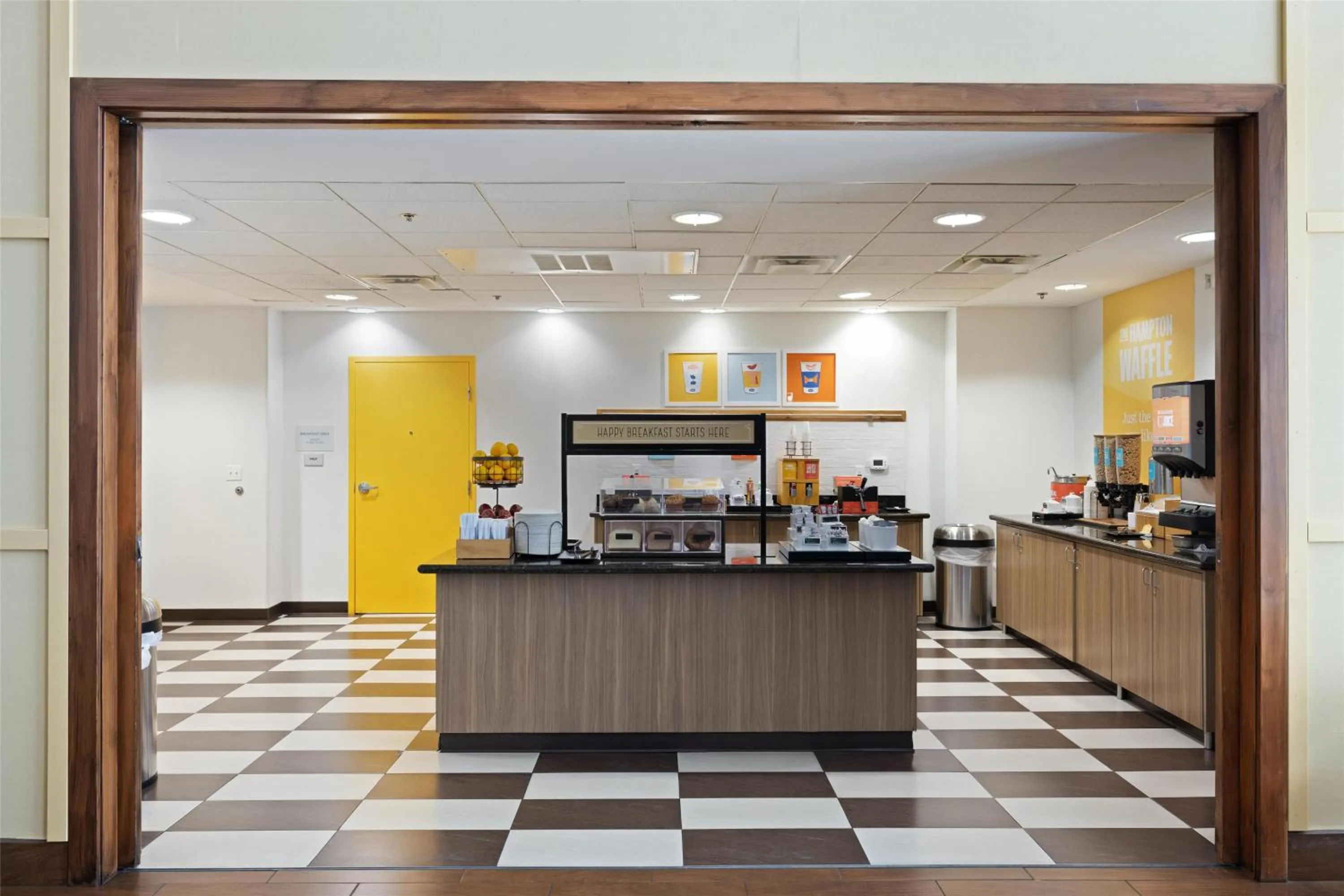 Breakfast in Hampton Inn & Suites Madera