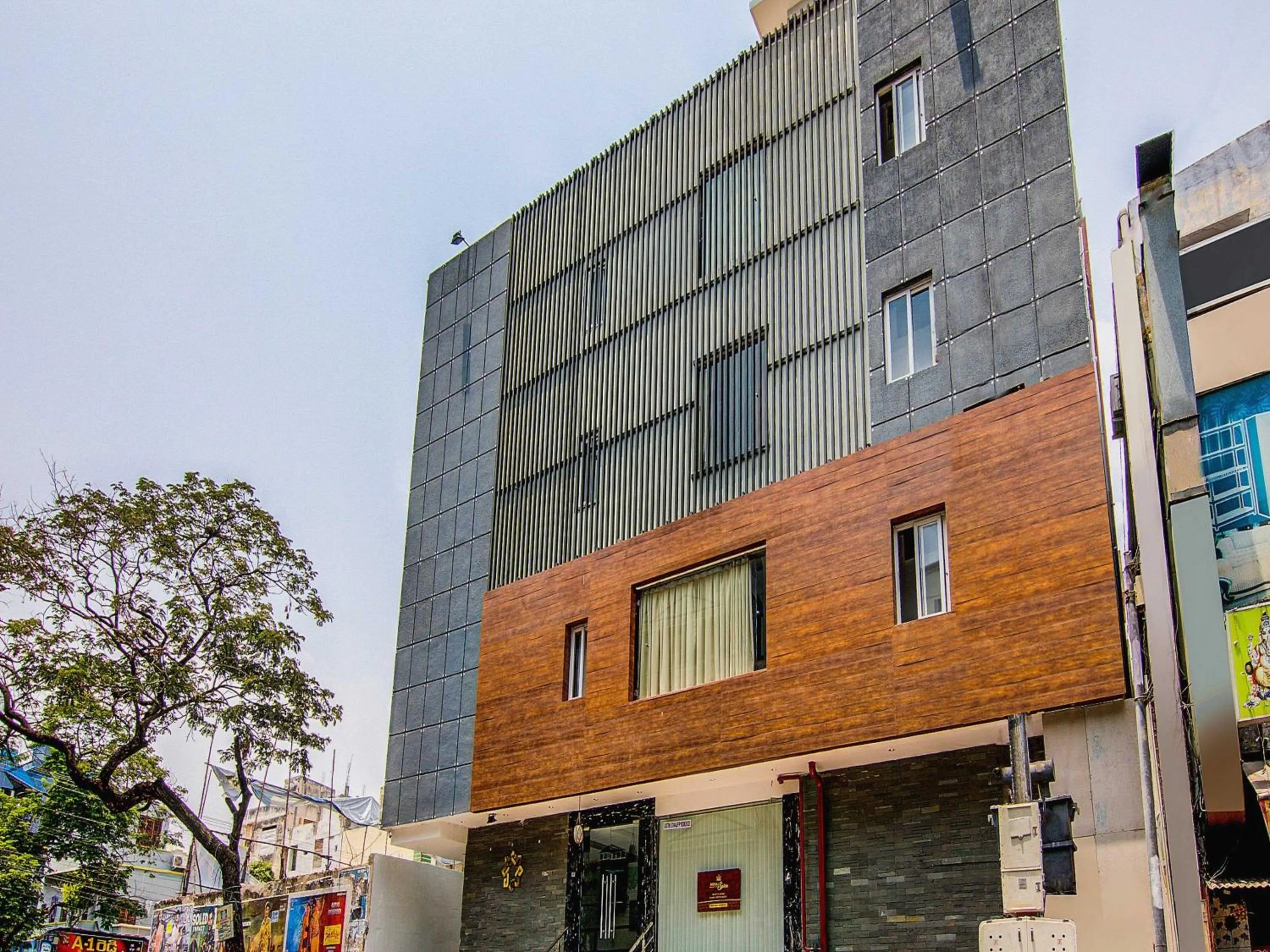 Facade/entrance in Super Capital O Pratibha Grand