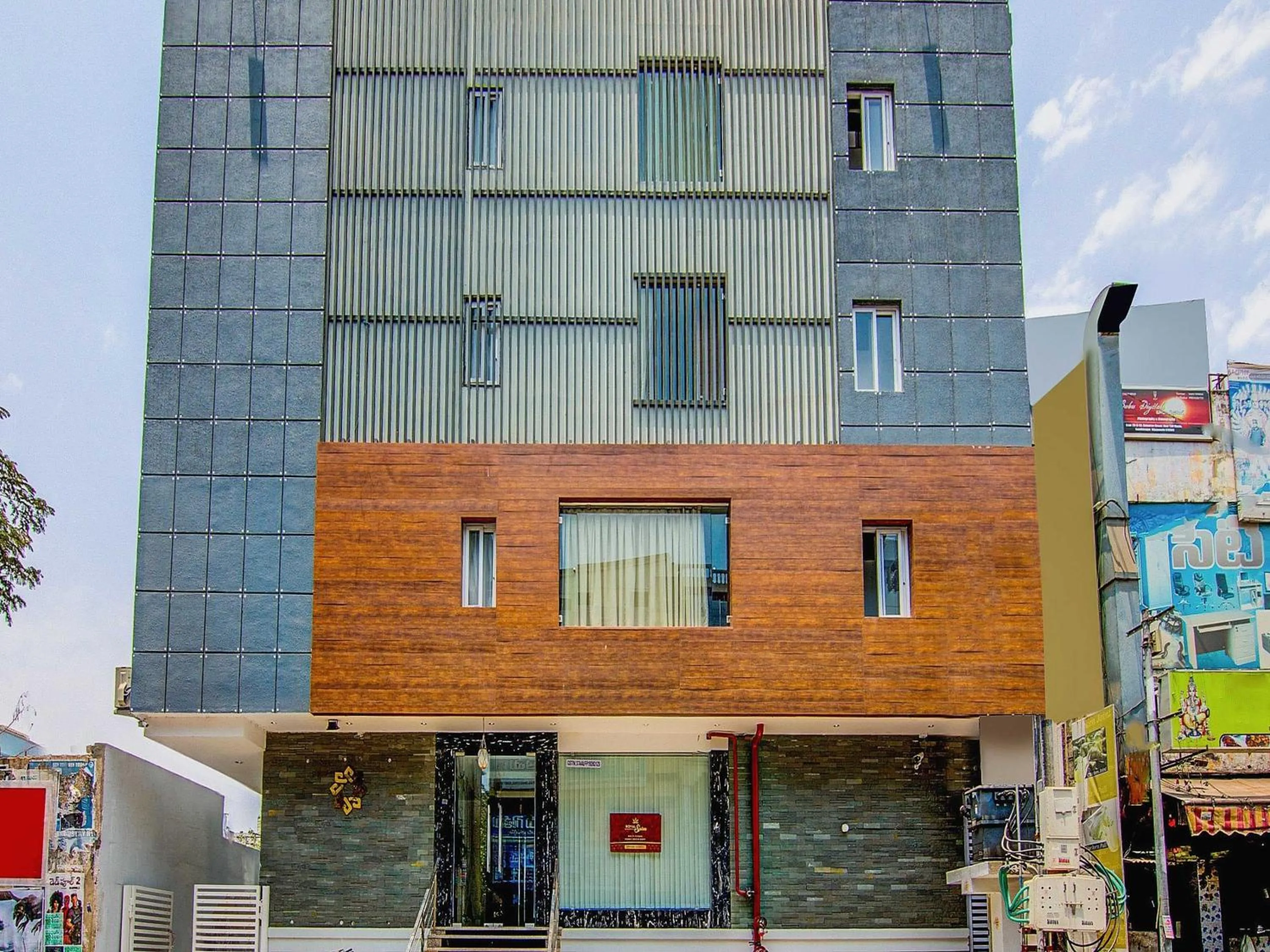 Facade/entrance in Super Capital O Pratibha Grand