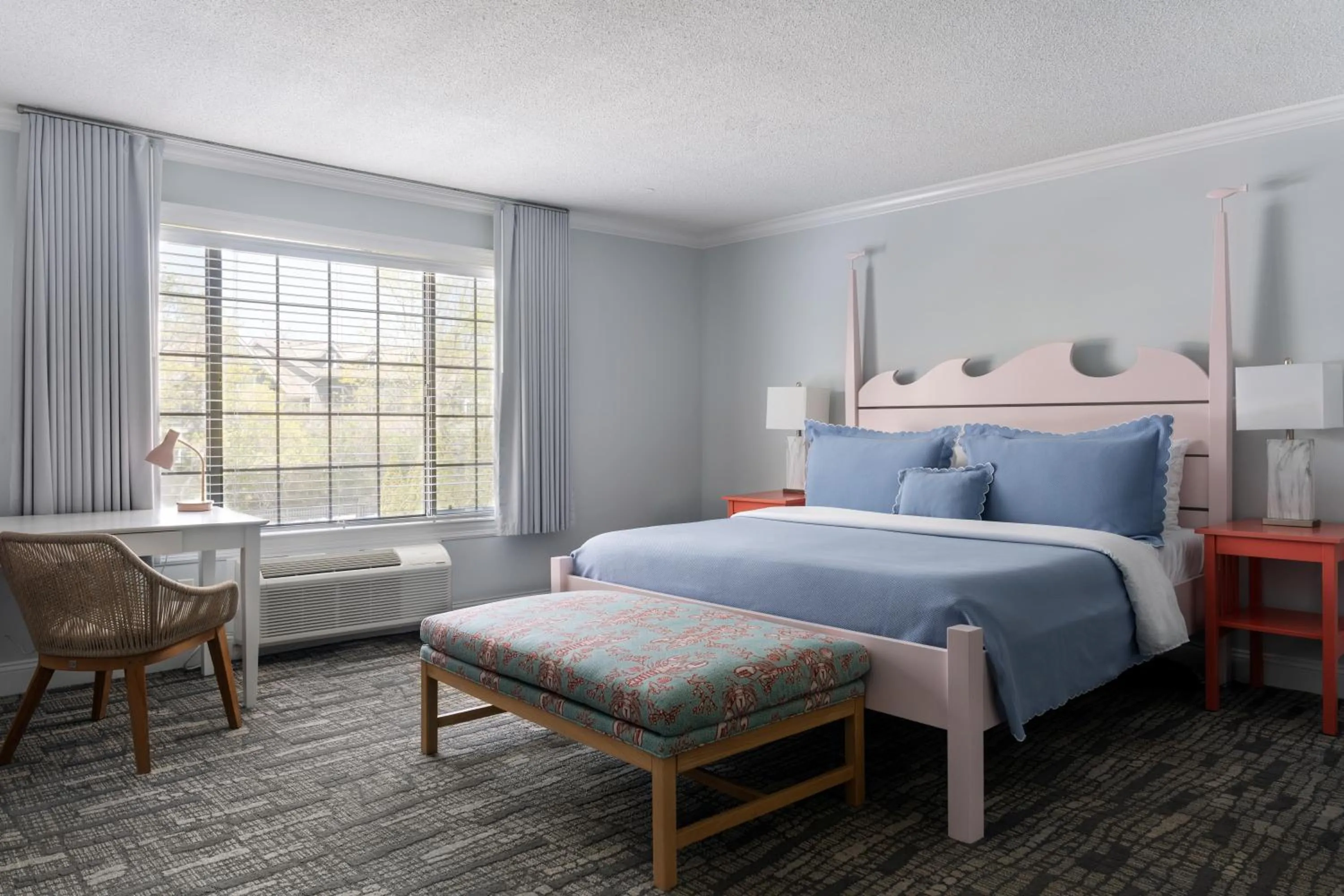 Bed in Southampton Inn