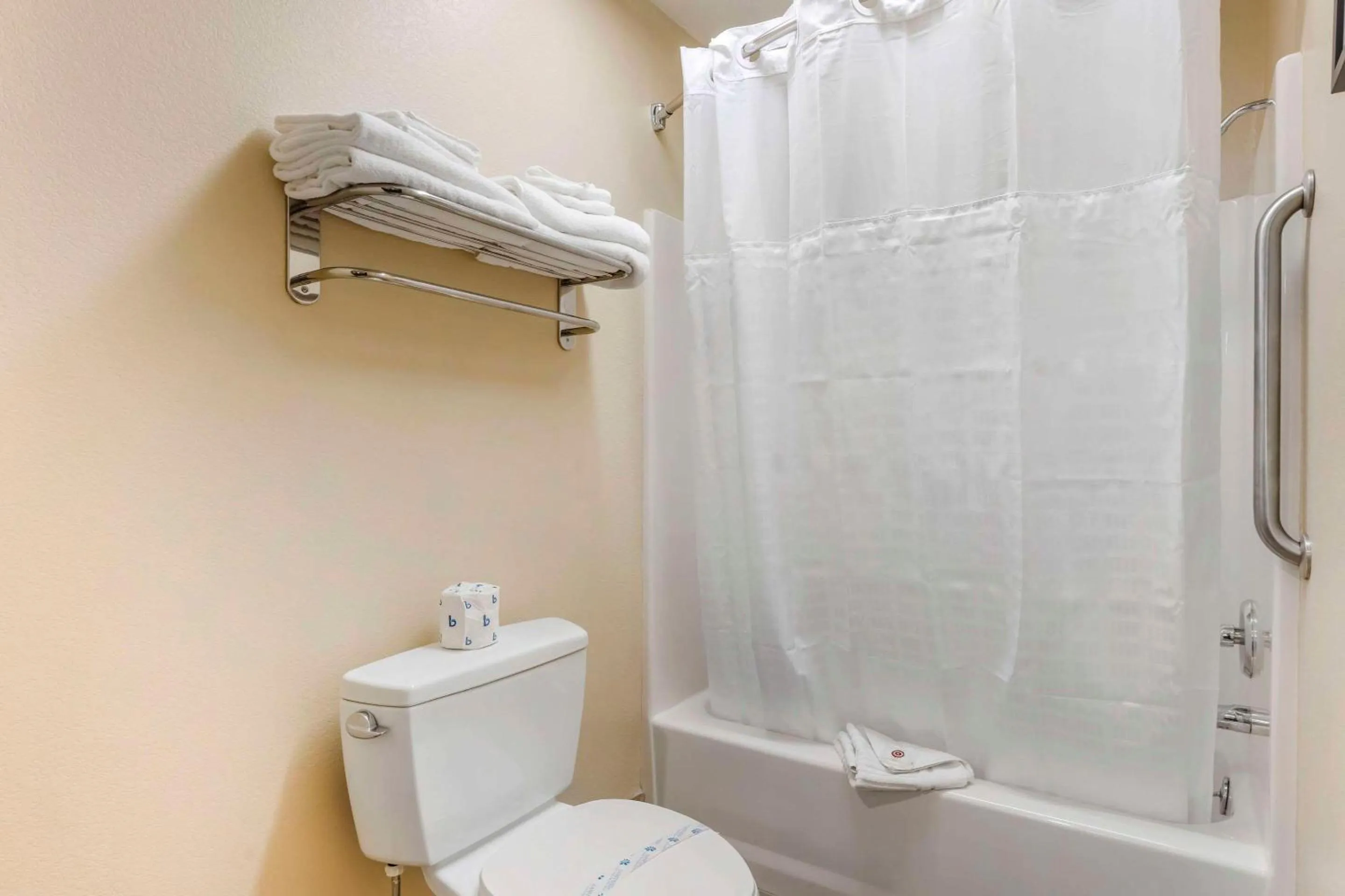 Bedroom in Comfort Inn & Suites Redwood Country