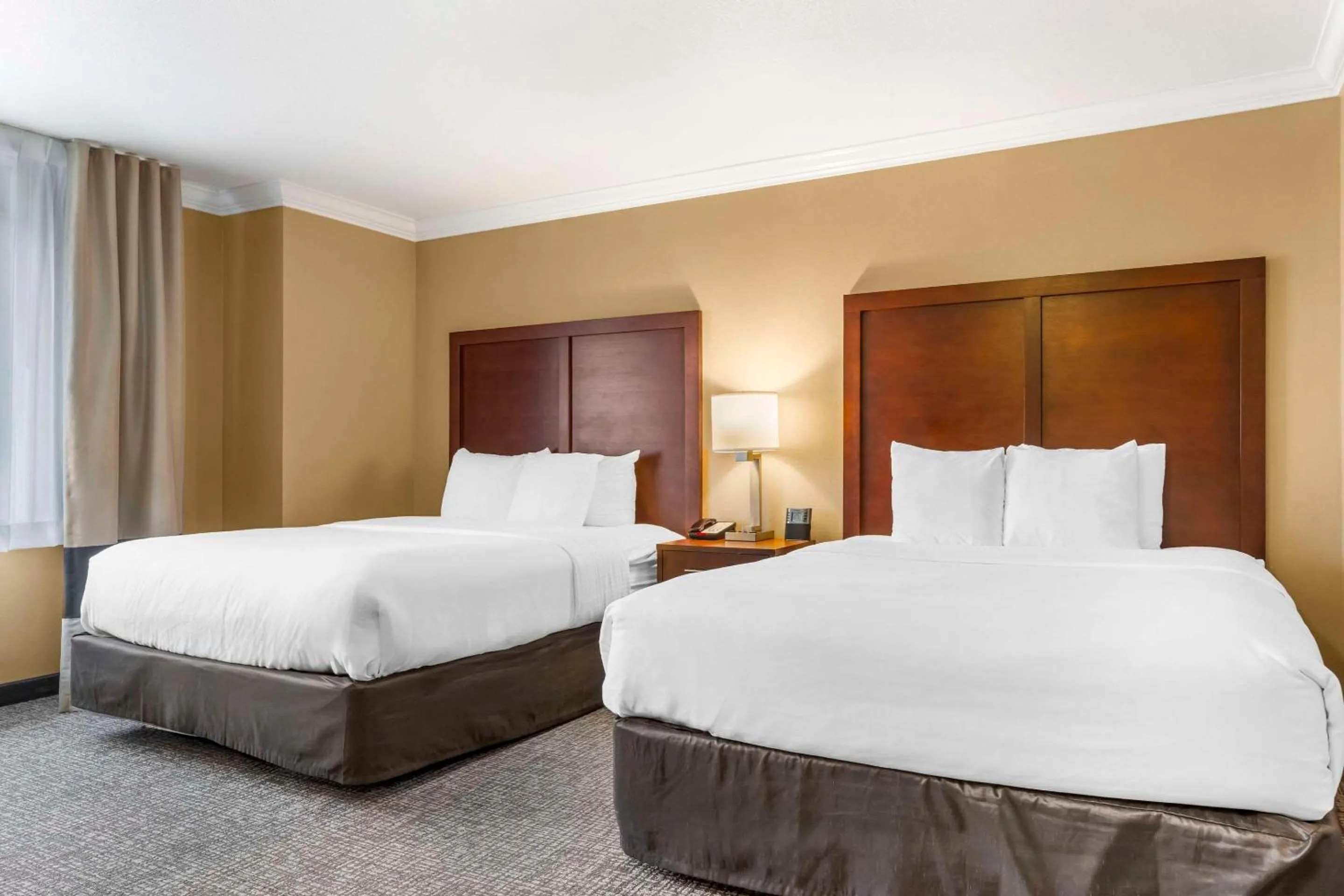 Bedroom, Bed in Comfort Inn & Suites Redwood Country