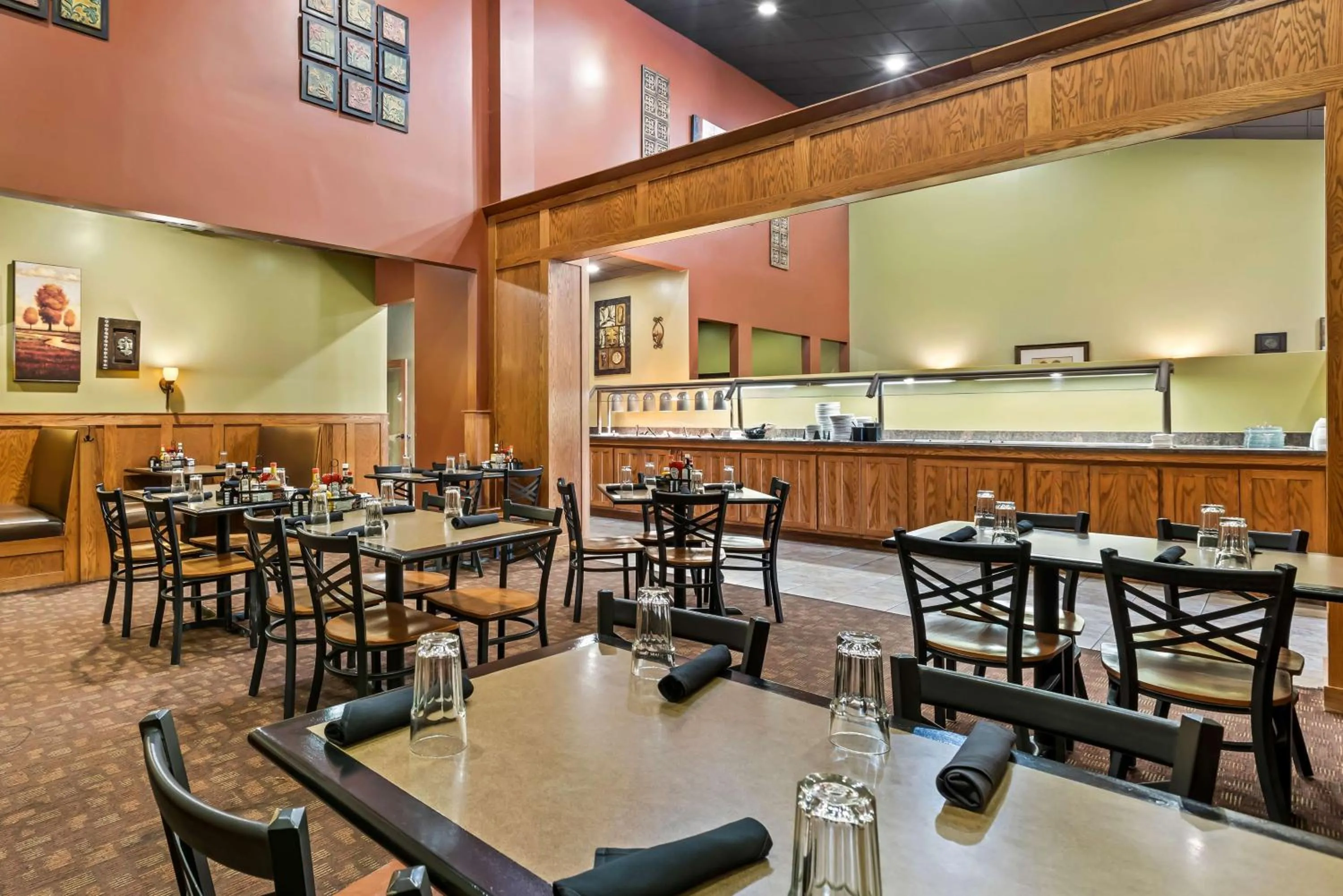 Breakfast in Best Western Tower West Lodge