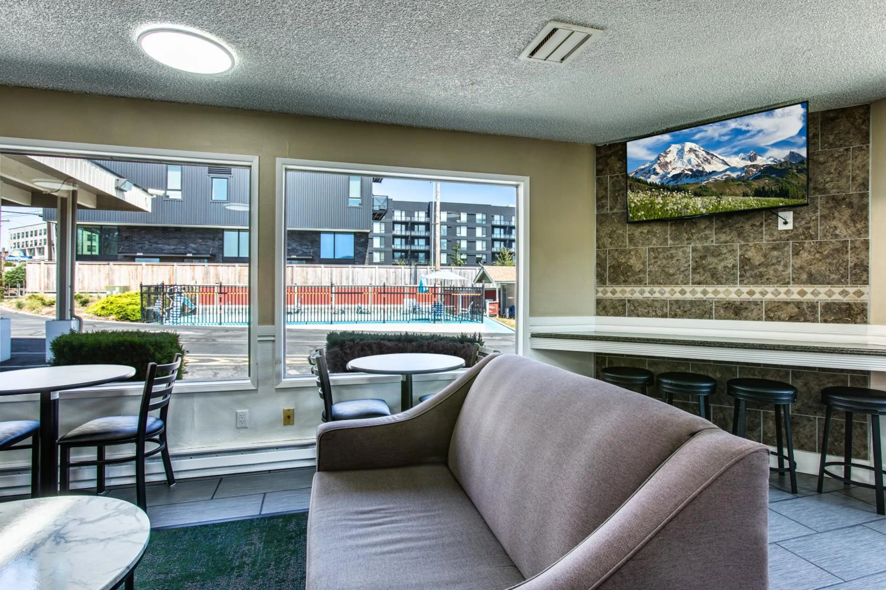 Breakfast in Coachman Inn