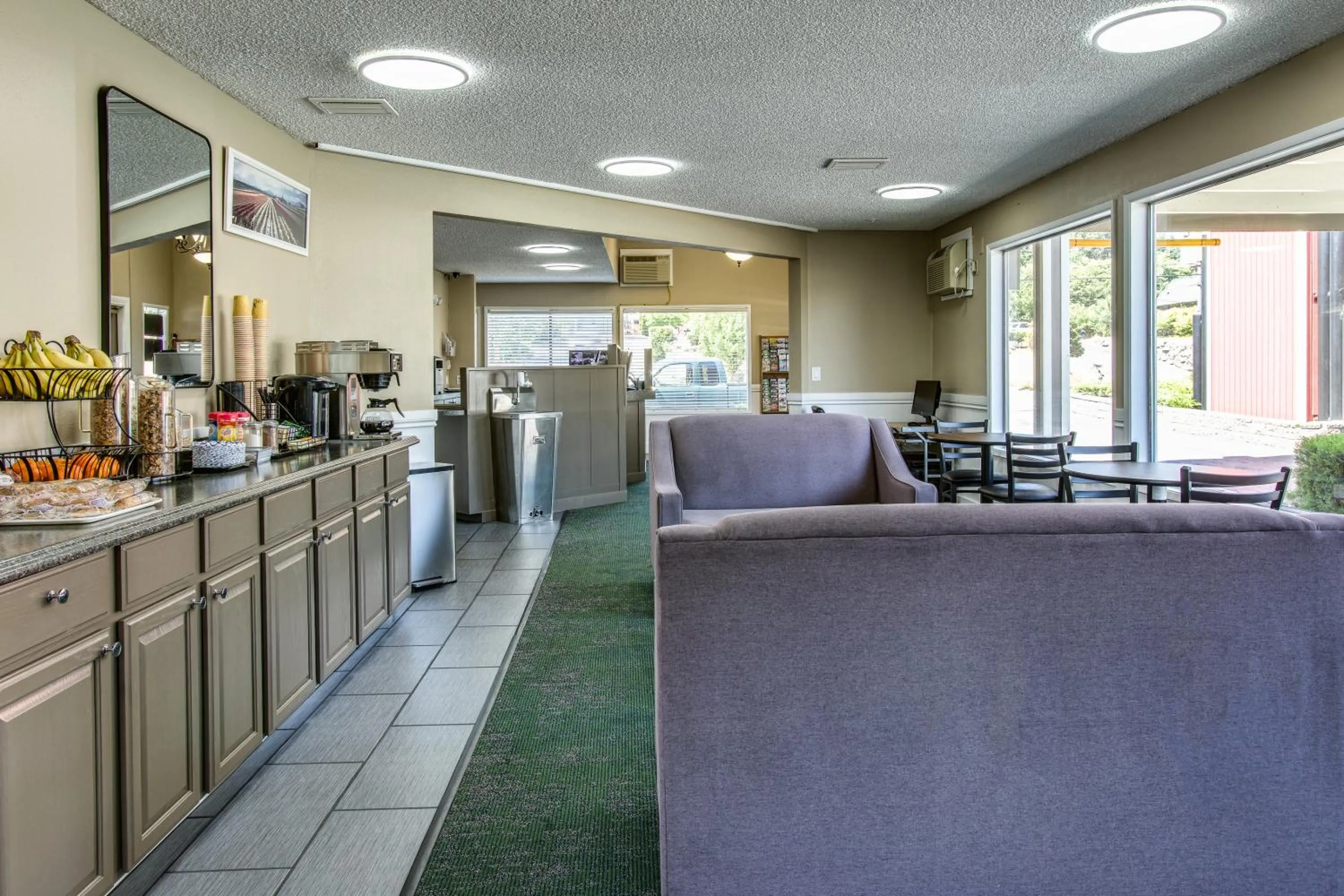 Breakfast in Coachman Inn