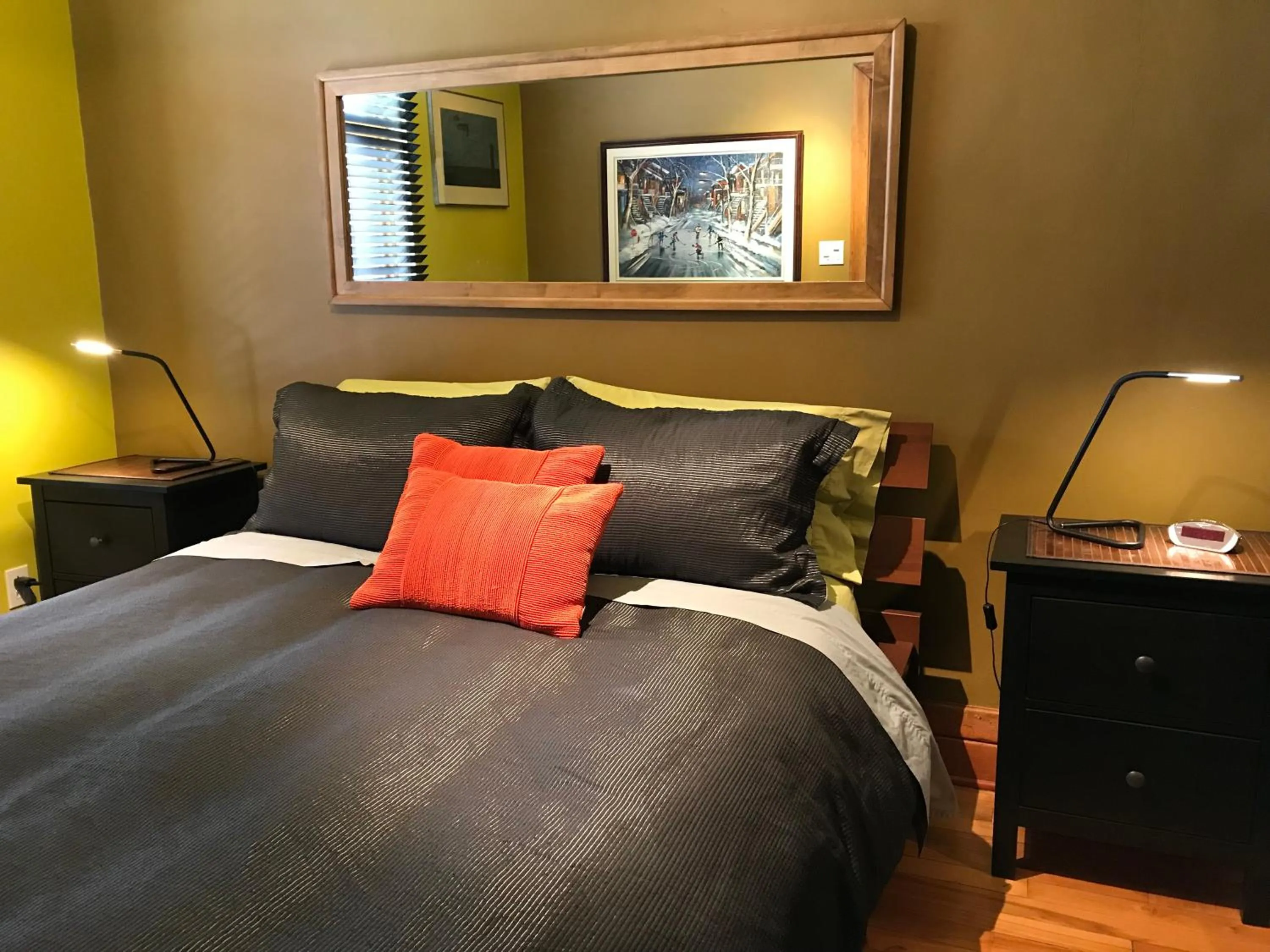 Photo of the whole room, Bed in A La Carte Bed & Breakfast