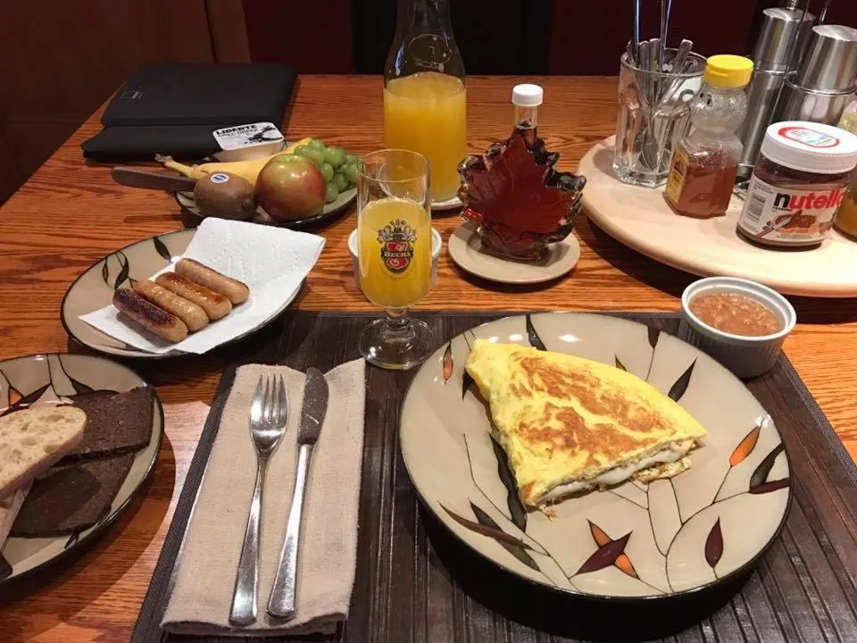 American breakfast in A La Carte Bed & Breakfast