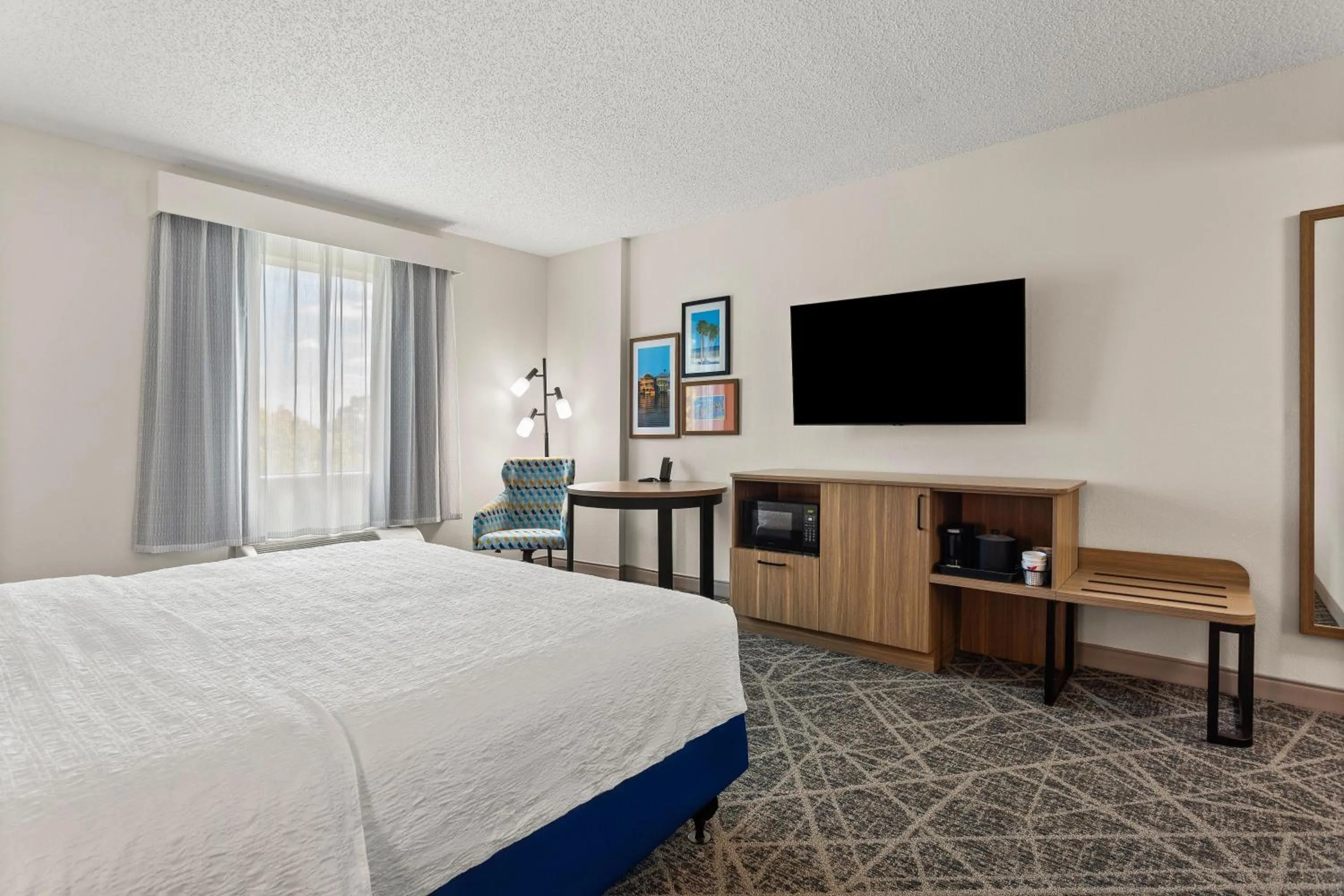 Bedroom, Bed in Hampton Inn & Suites Port Richey