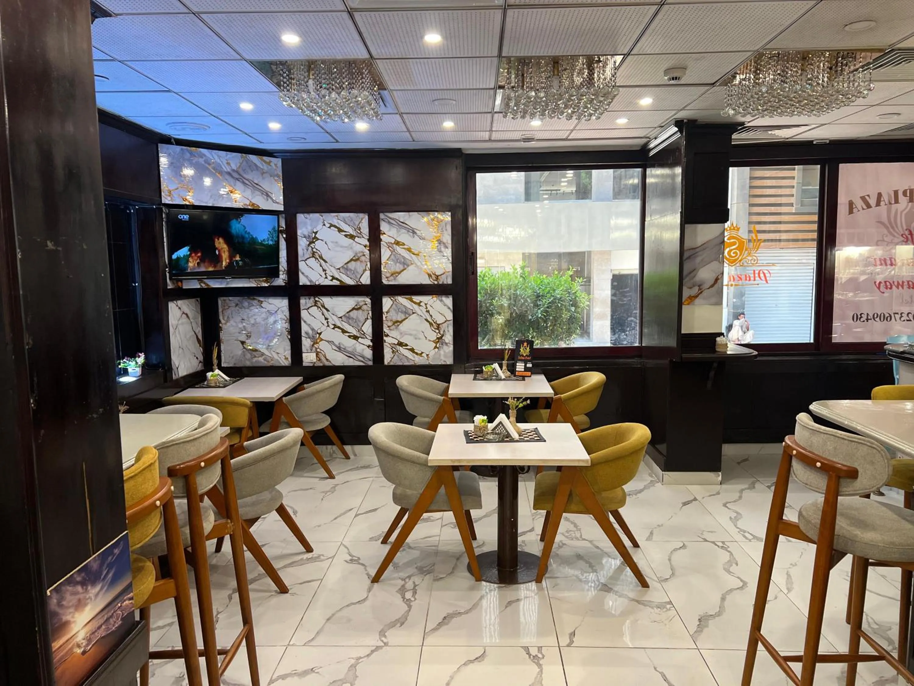 Restaurant/places to eat in Salma Hotel Cairo