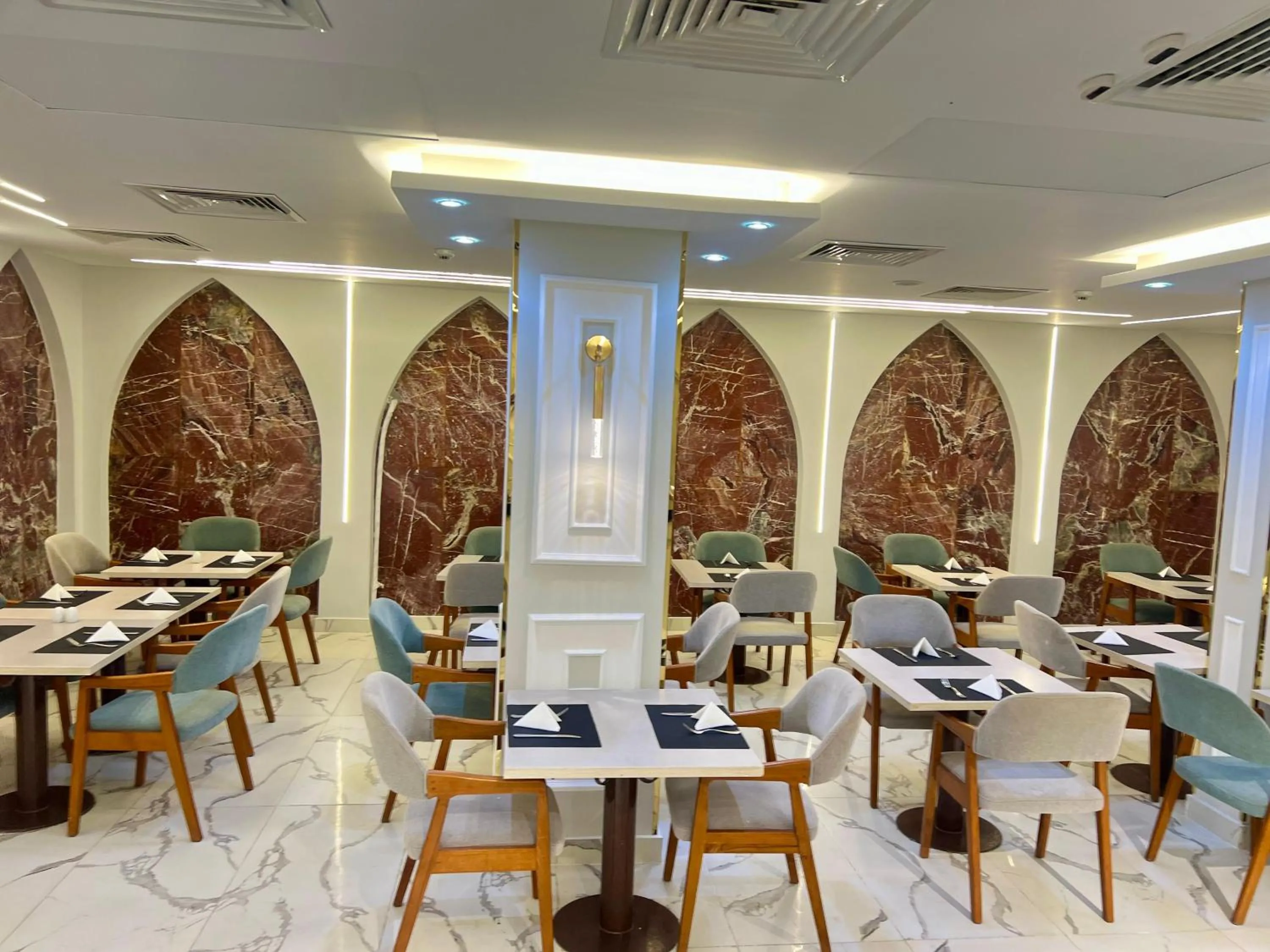 Restaurant/places to eat in Salma Hotel Cairo