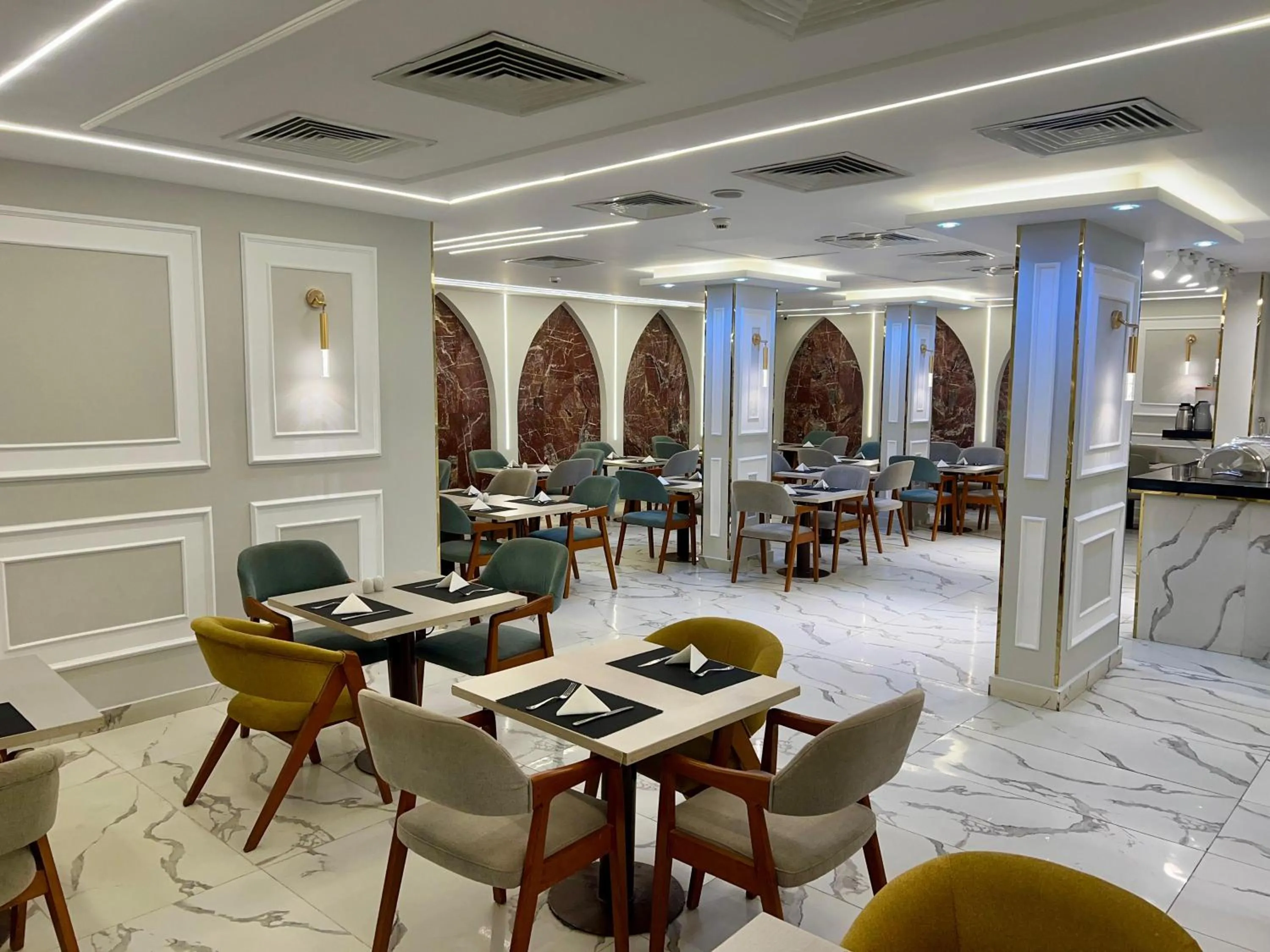 Restaurant/places to eat in Salma Hotel Cairo