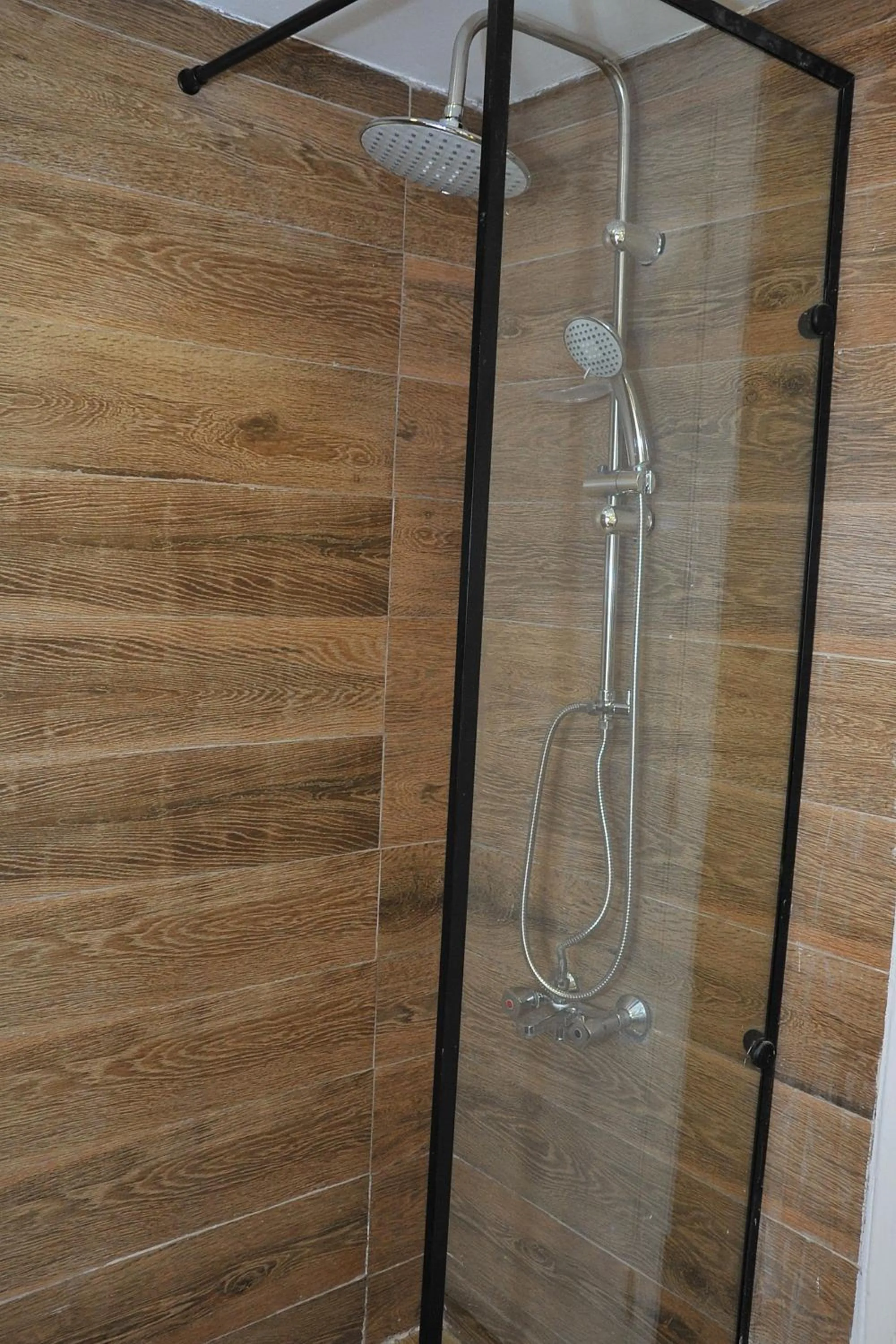 Shower in Salma Hotel Cairo