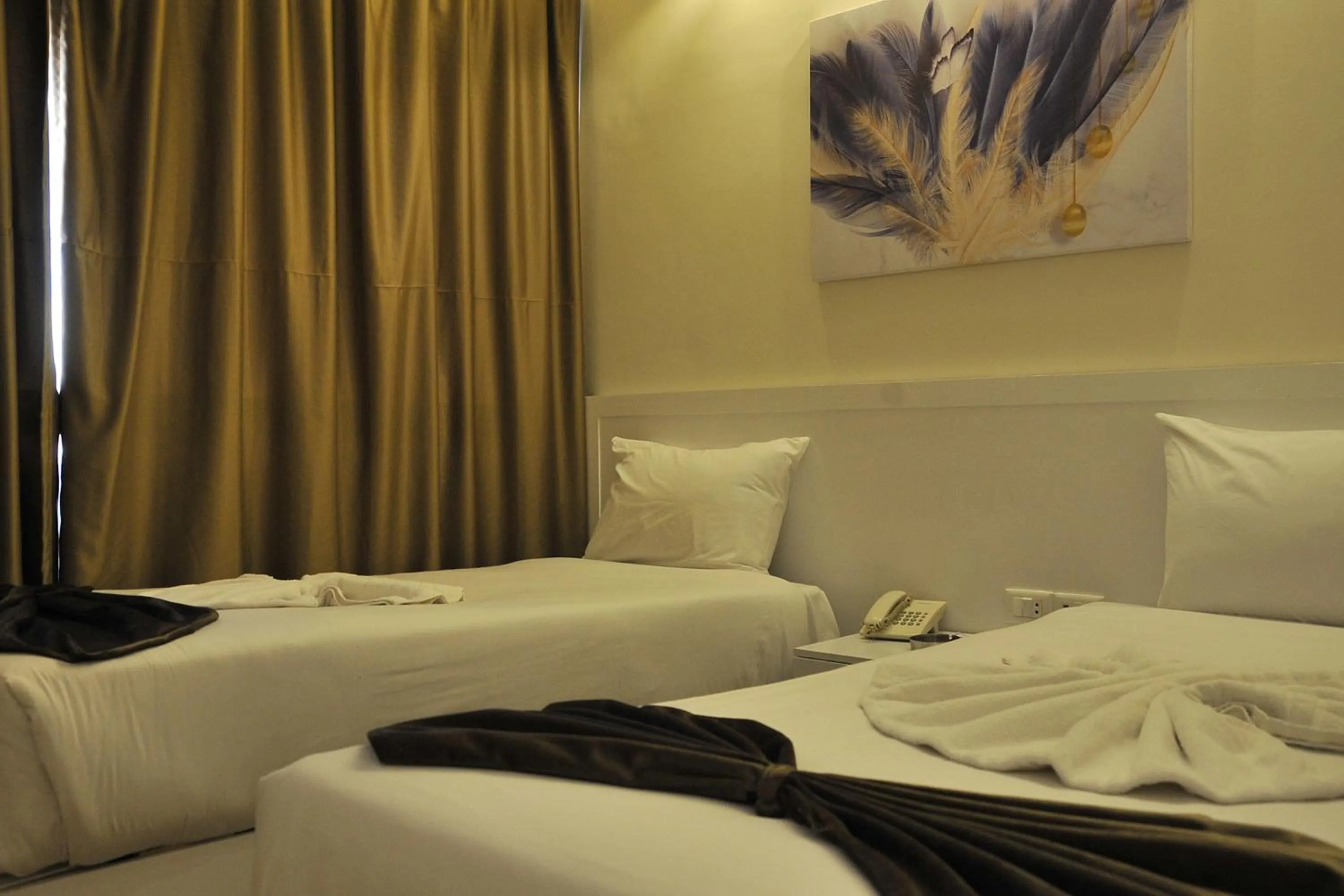 Bedroom, Bed in Salma Hotel Cairo