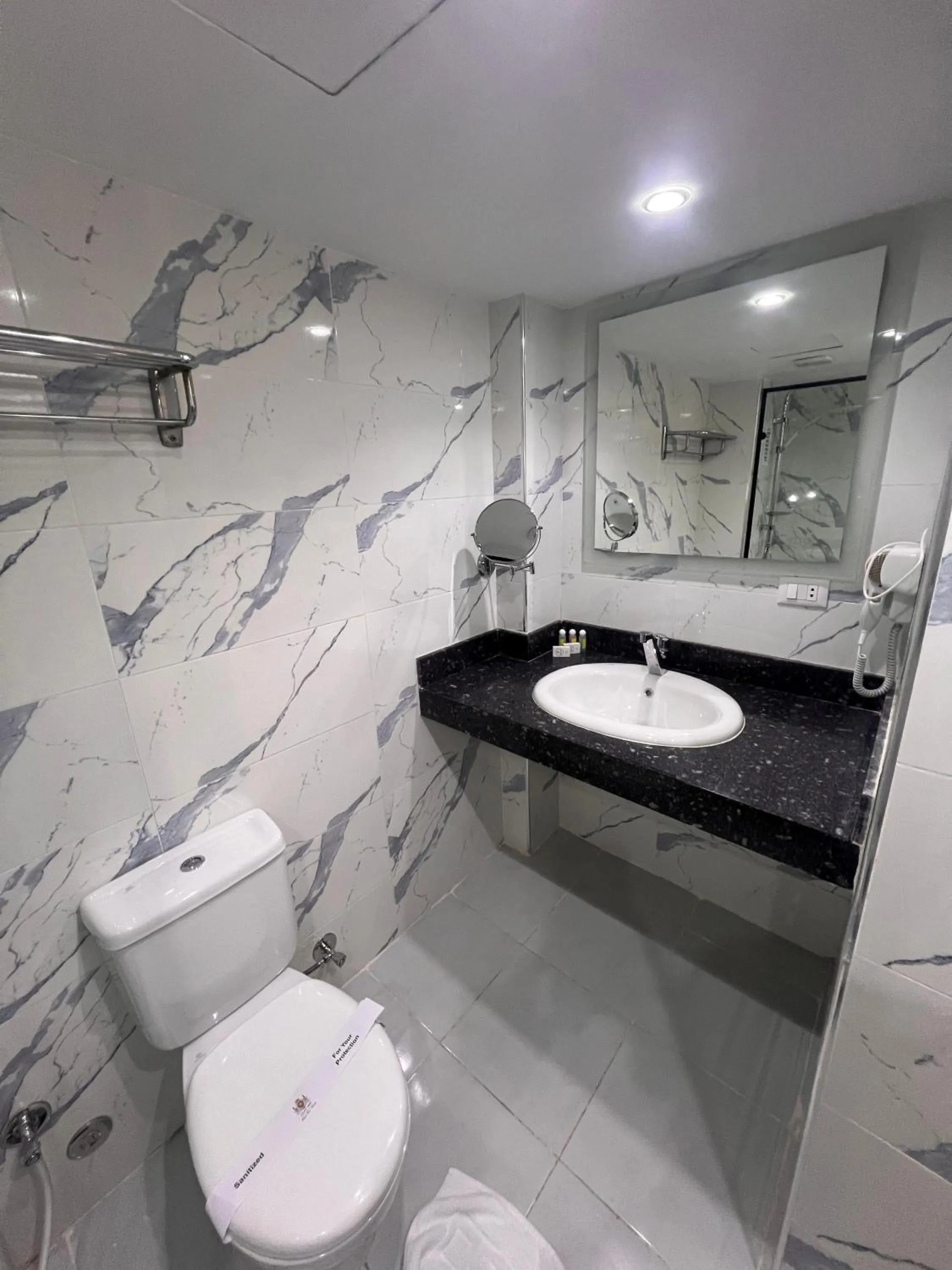 Toilet in Salma Hotel Cairo