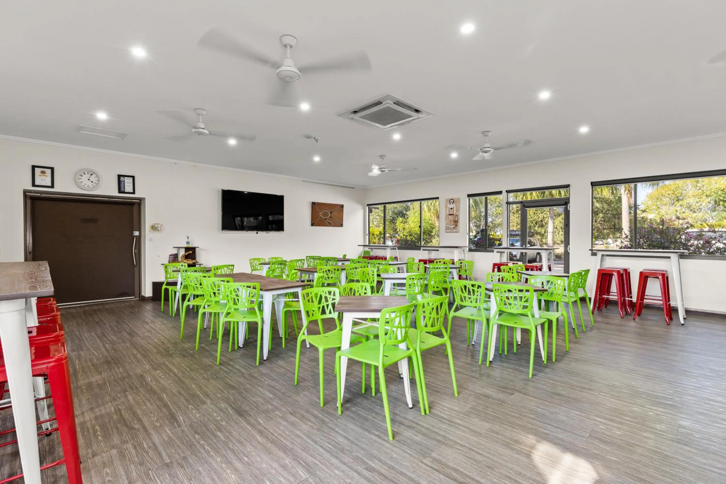 Breakfast in Broome Time Resort