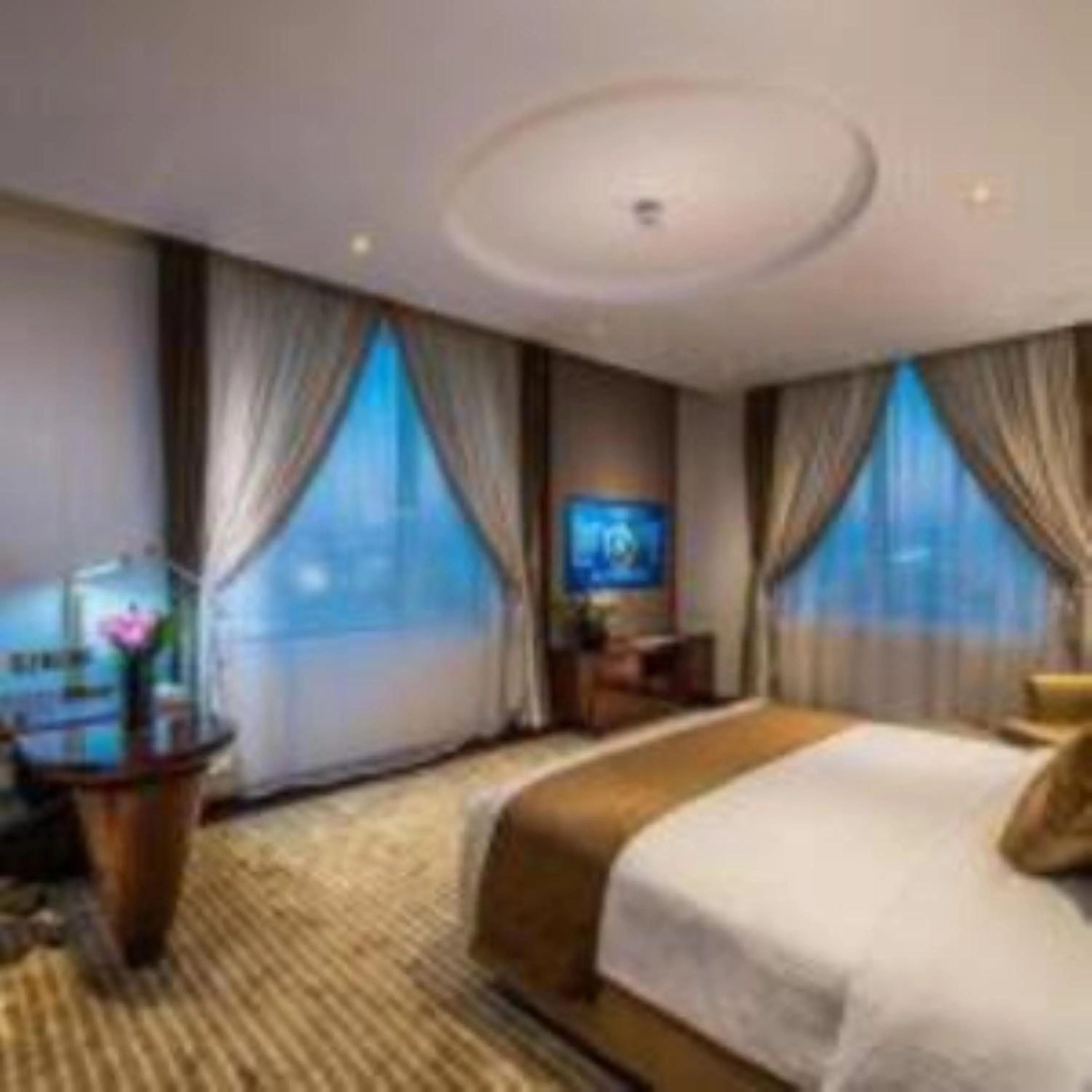 Bedroom, Bed in Braira Al Wezarat