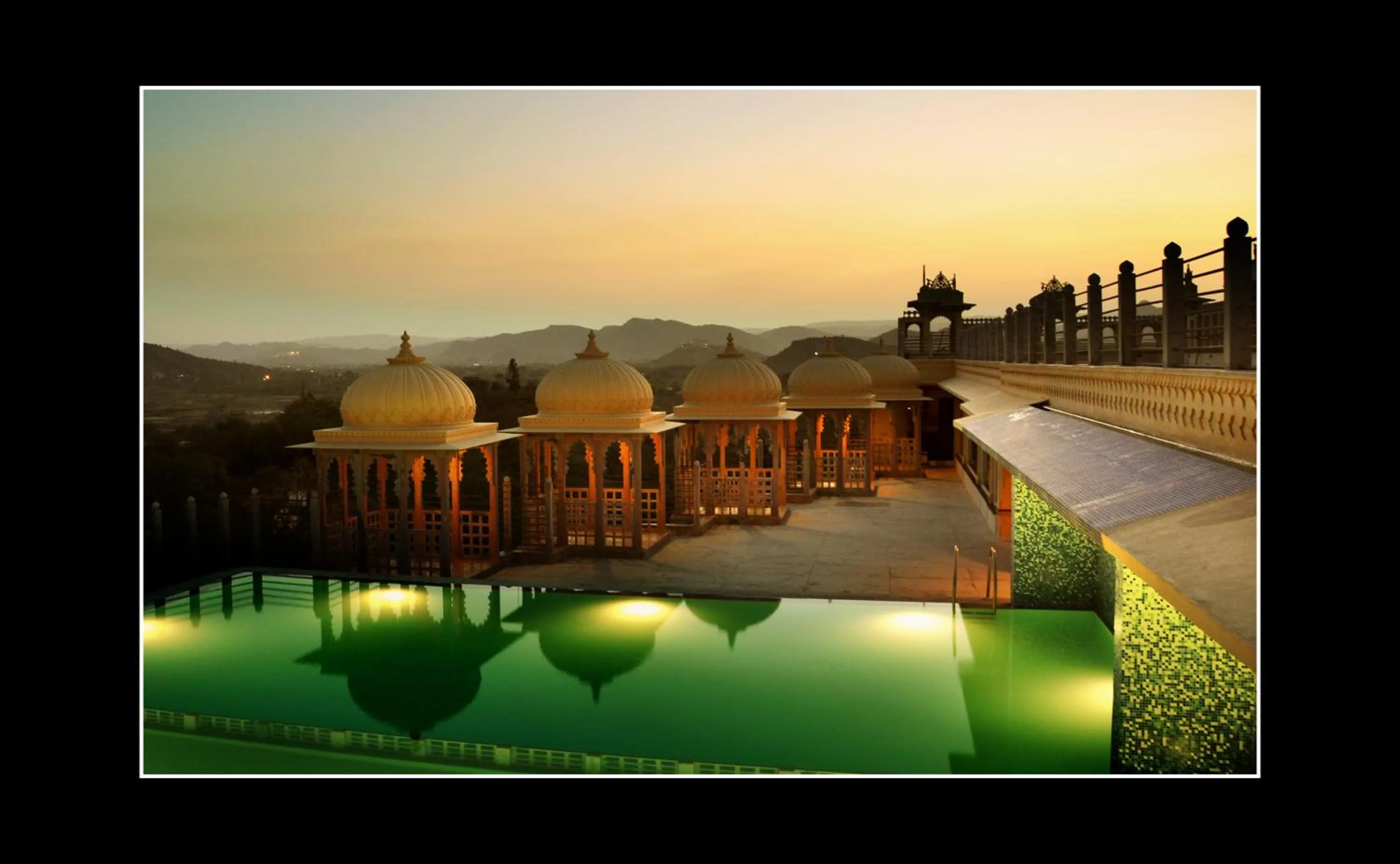 Swimming pool in Chunda Palace