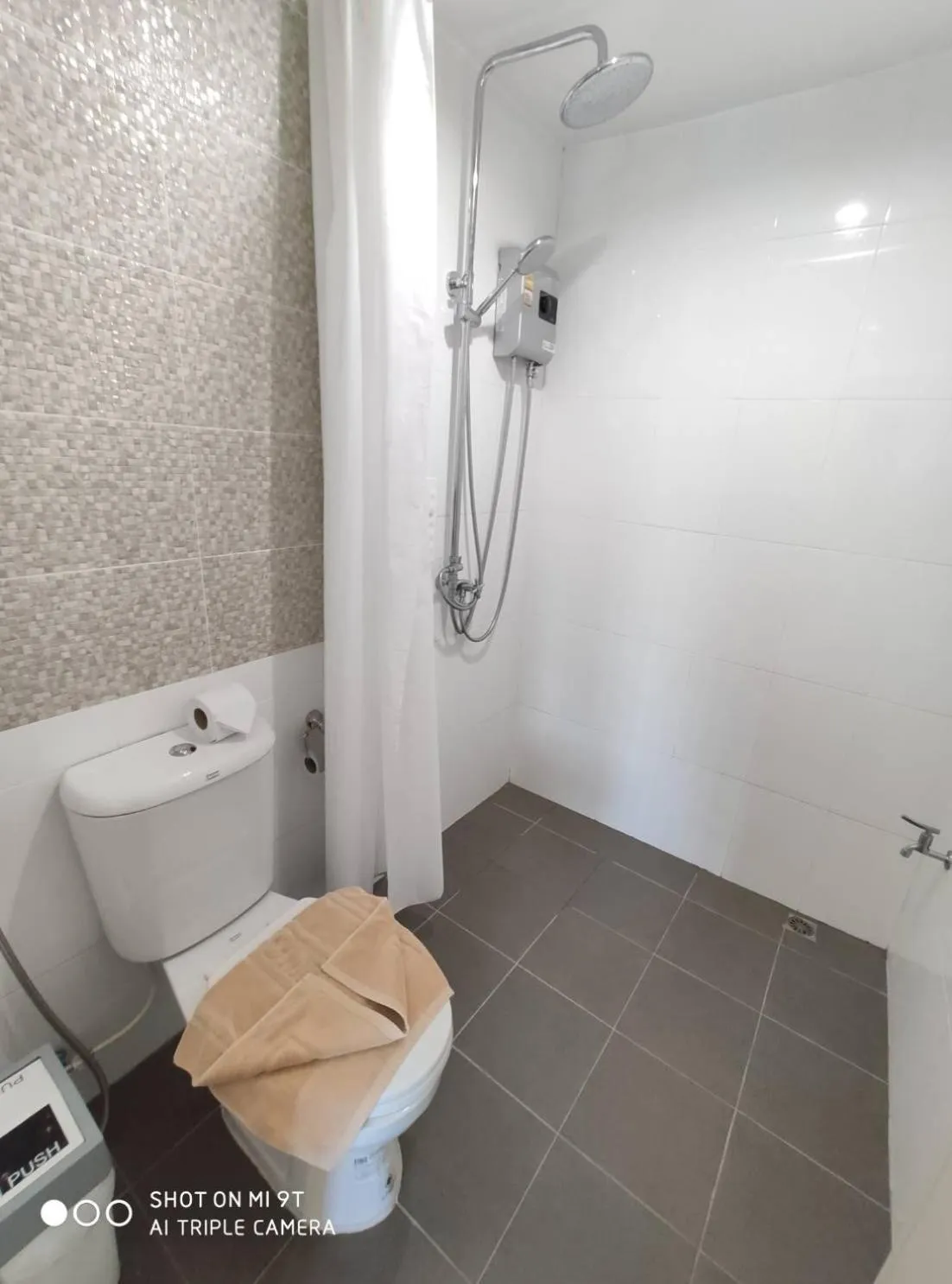 Balcony/Terrace in Bann Tawan Hostel Chiang Rai