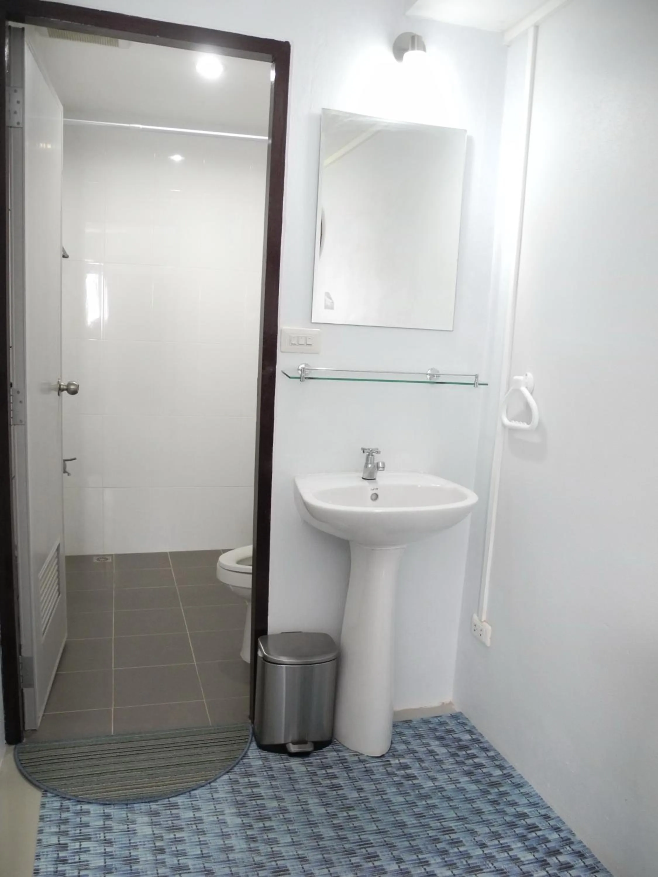 Bathroom in Bann Tawan Hostel Chiang Rai