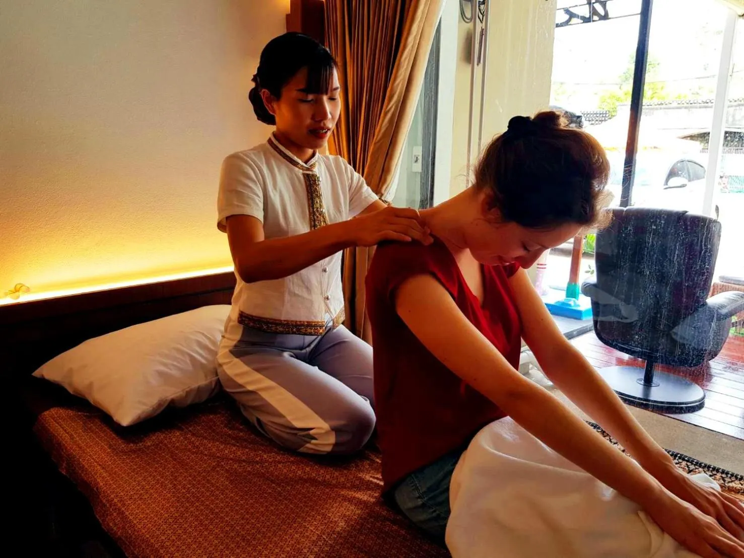 Massage in Bann Tawan Hostel Chiang Rai