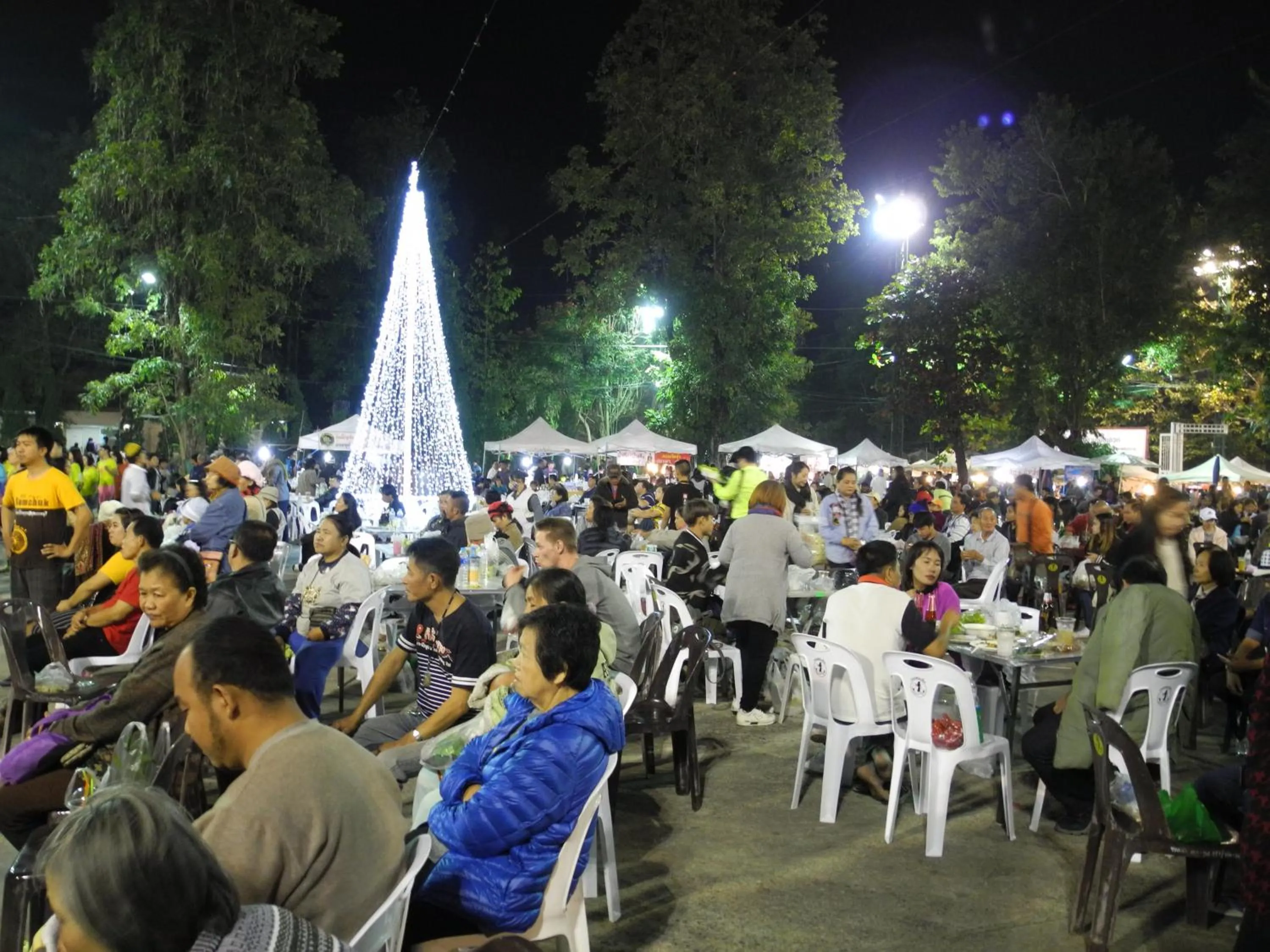 People in Bann Tawan Hostel Chiang Rai