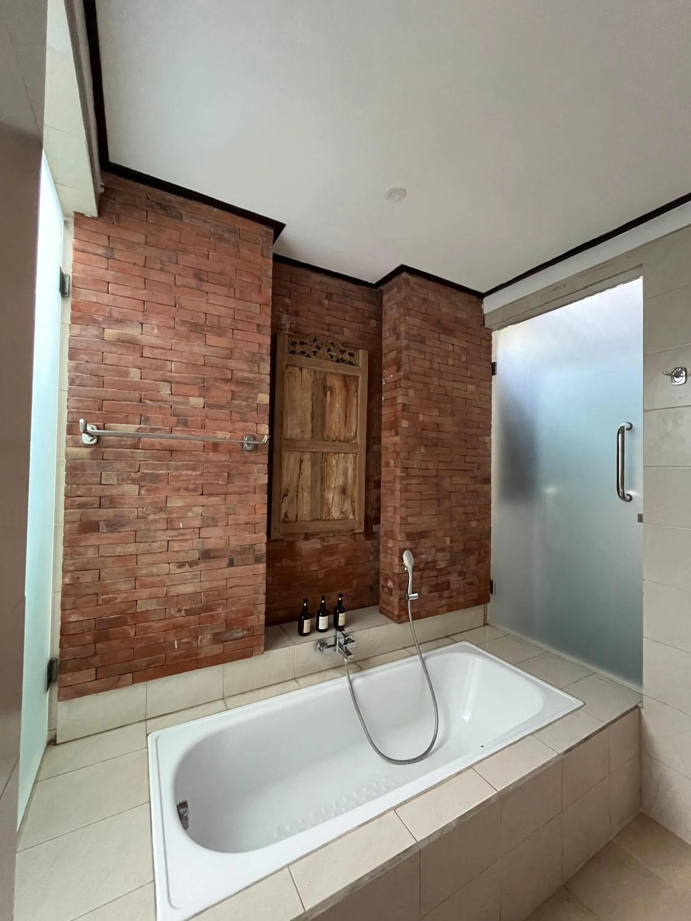 Shower in Gusde Tranquil Villas by EPS
