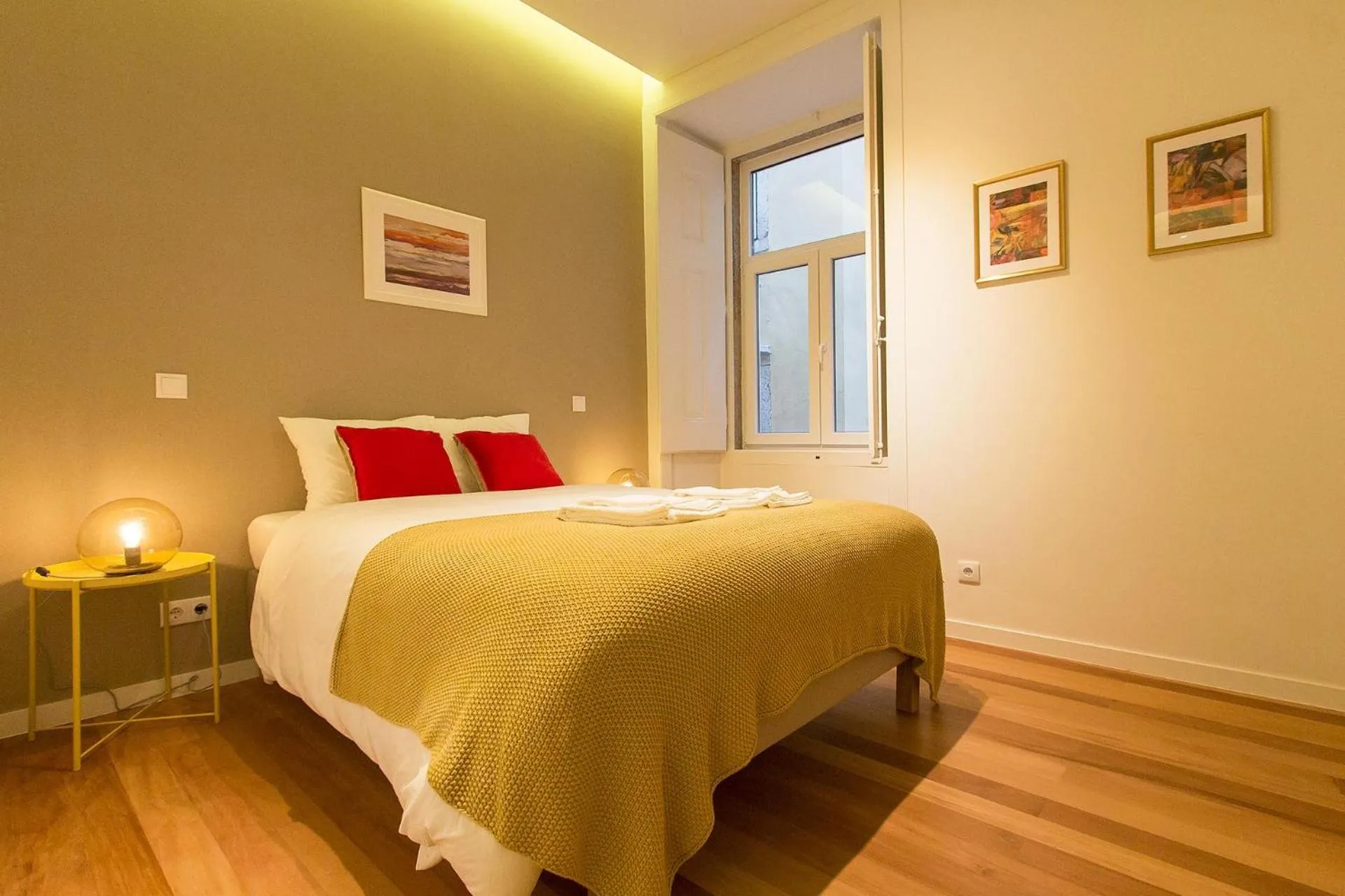 Other, Bed in Downtown Prestige by Homing