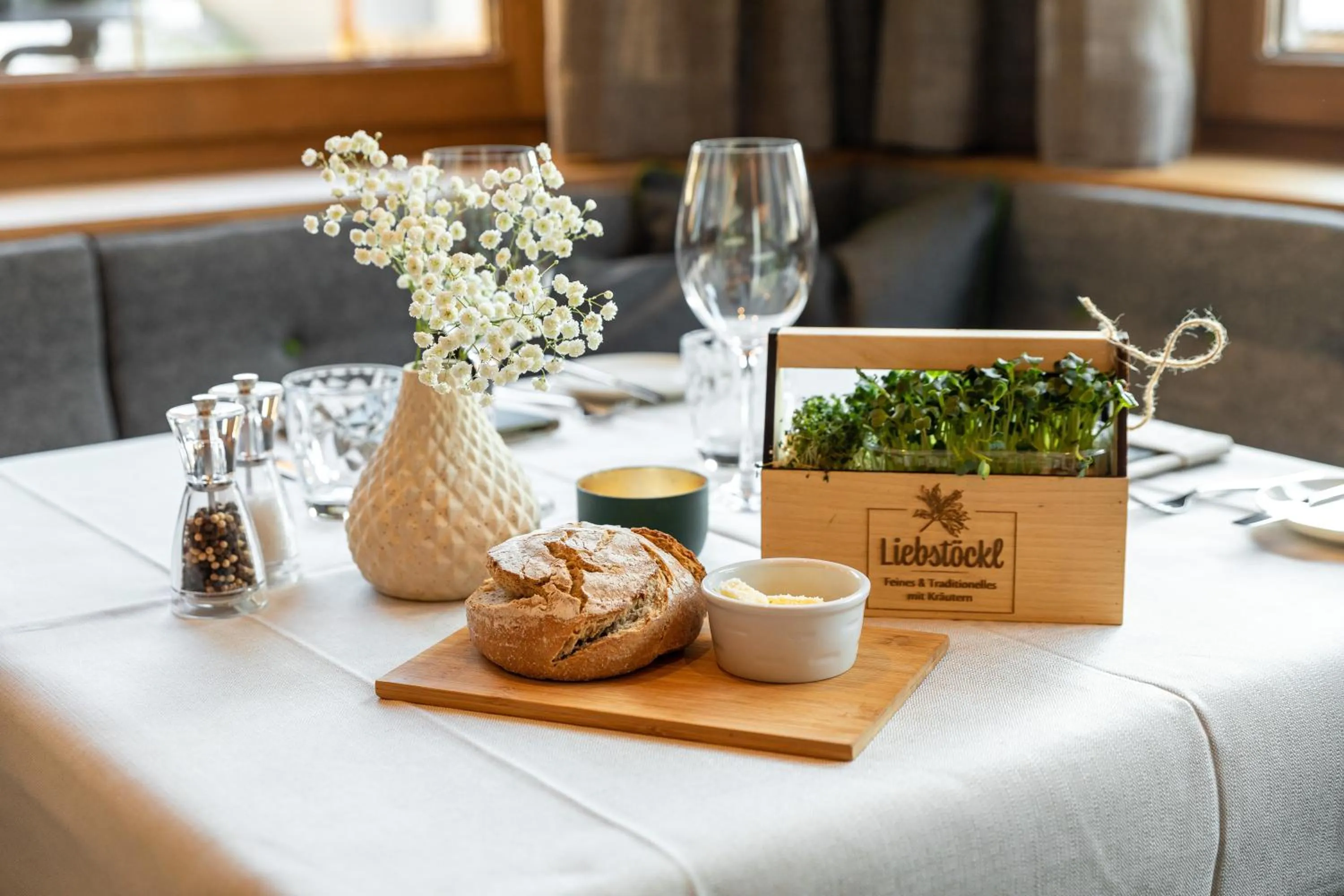 Restaurant/places to eat in Kräuterhotel Hochzillertal