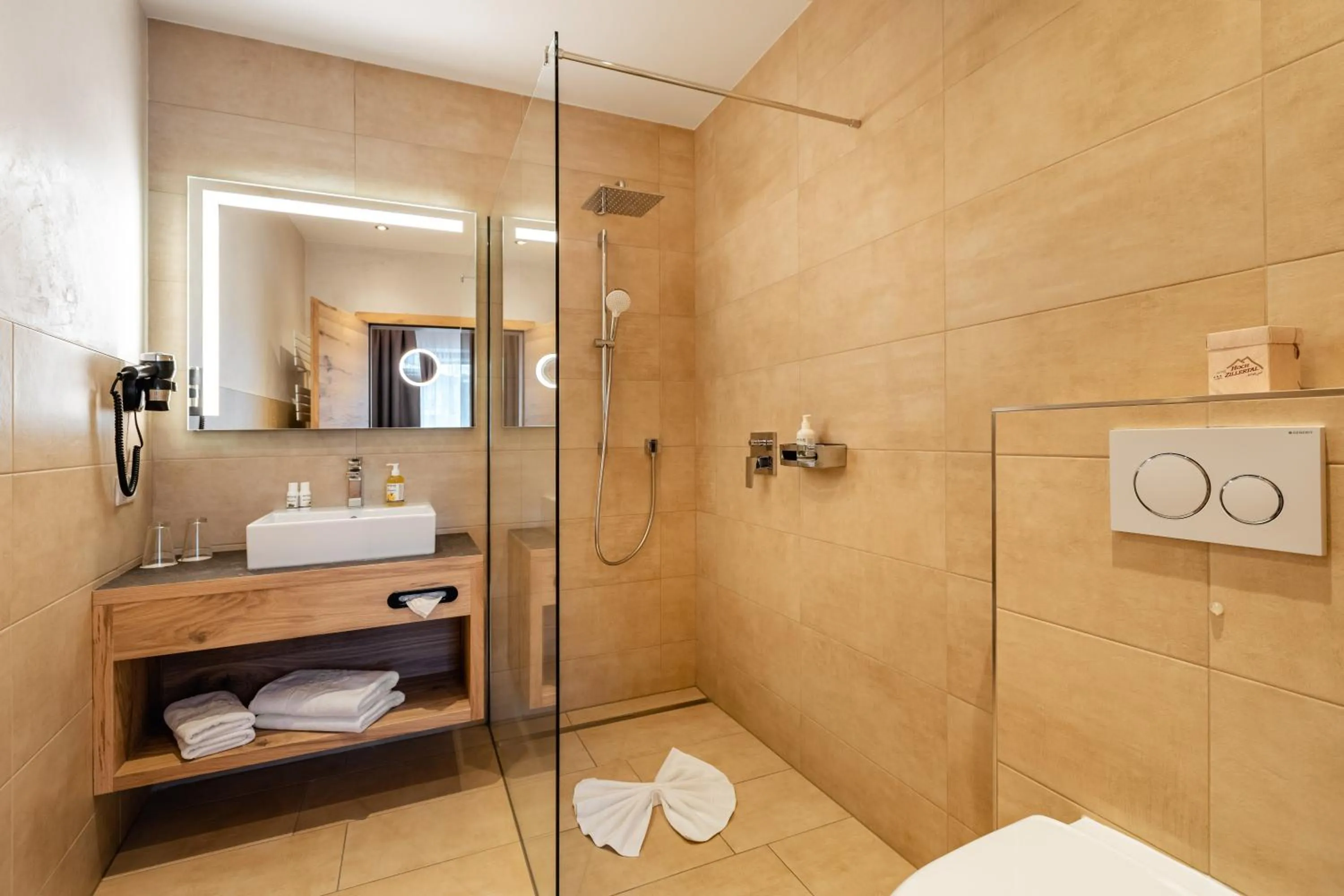 Photo of the whole room in Kräuterhotel Hochzillertal