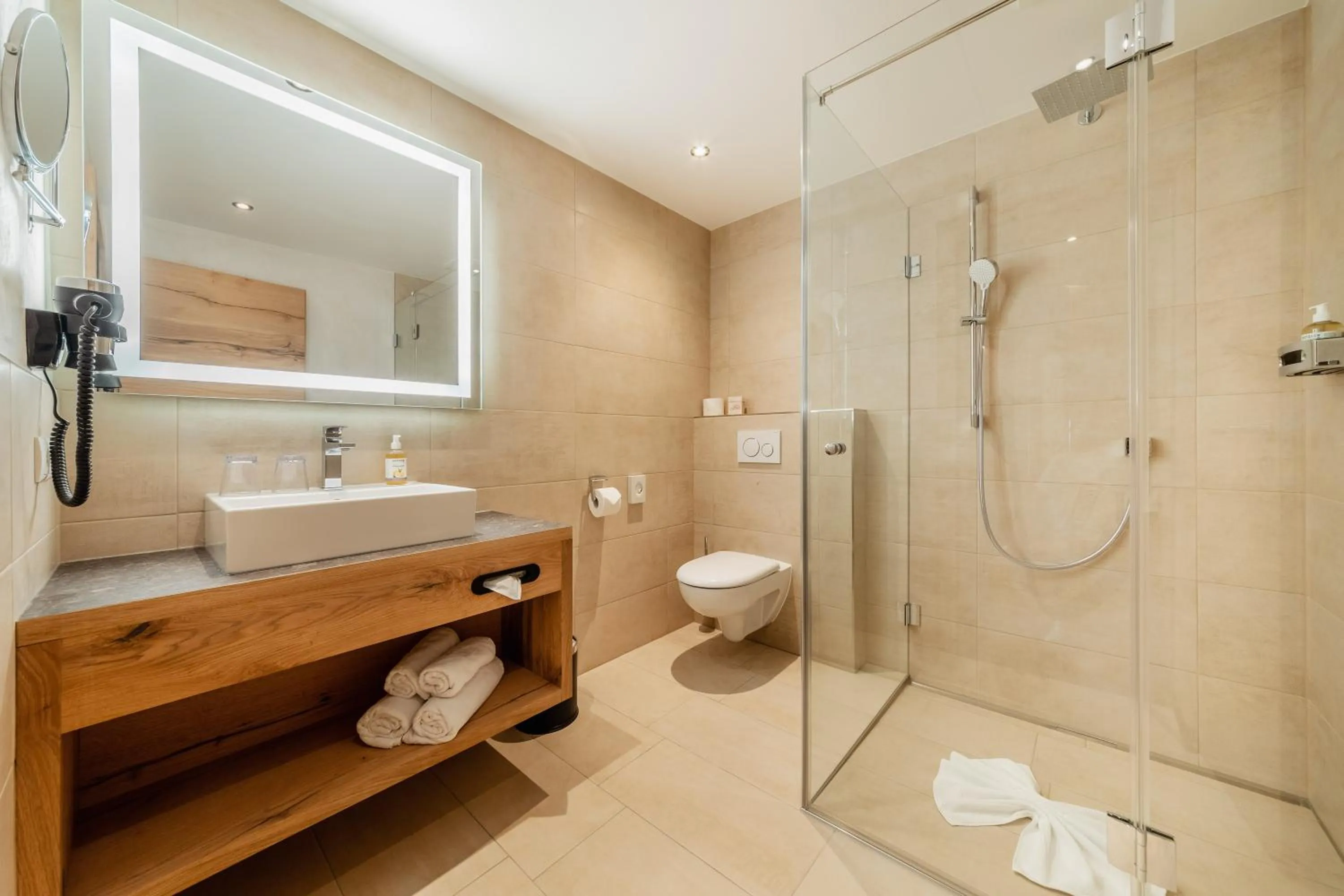 Shower in Kräuterhotel Hochzillertal